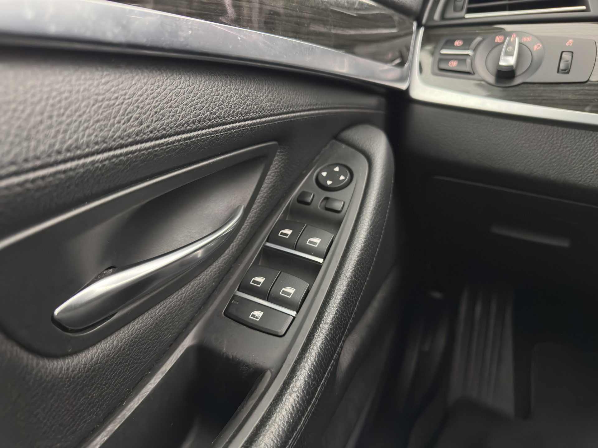 BMW 5-serie 518d Luxury-Line High Executive Aut. *PANO | LUXURY-LEATHER | BI-XENON | NAVI-FULLMAP | HEATED-COMFORTSEATS | HIFI-SOUND | CAMERA | ECC | PDC | CRUISE | 18''ALU*