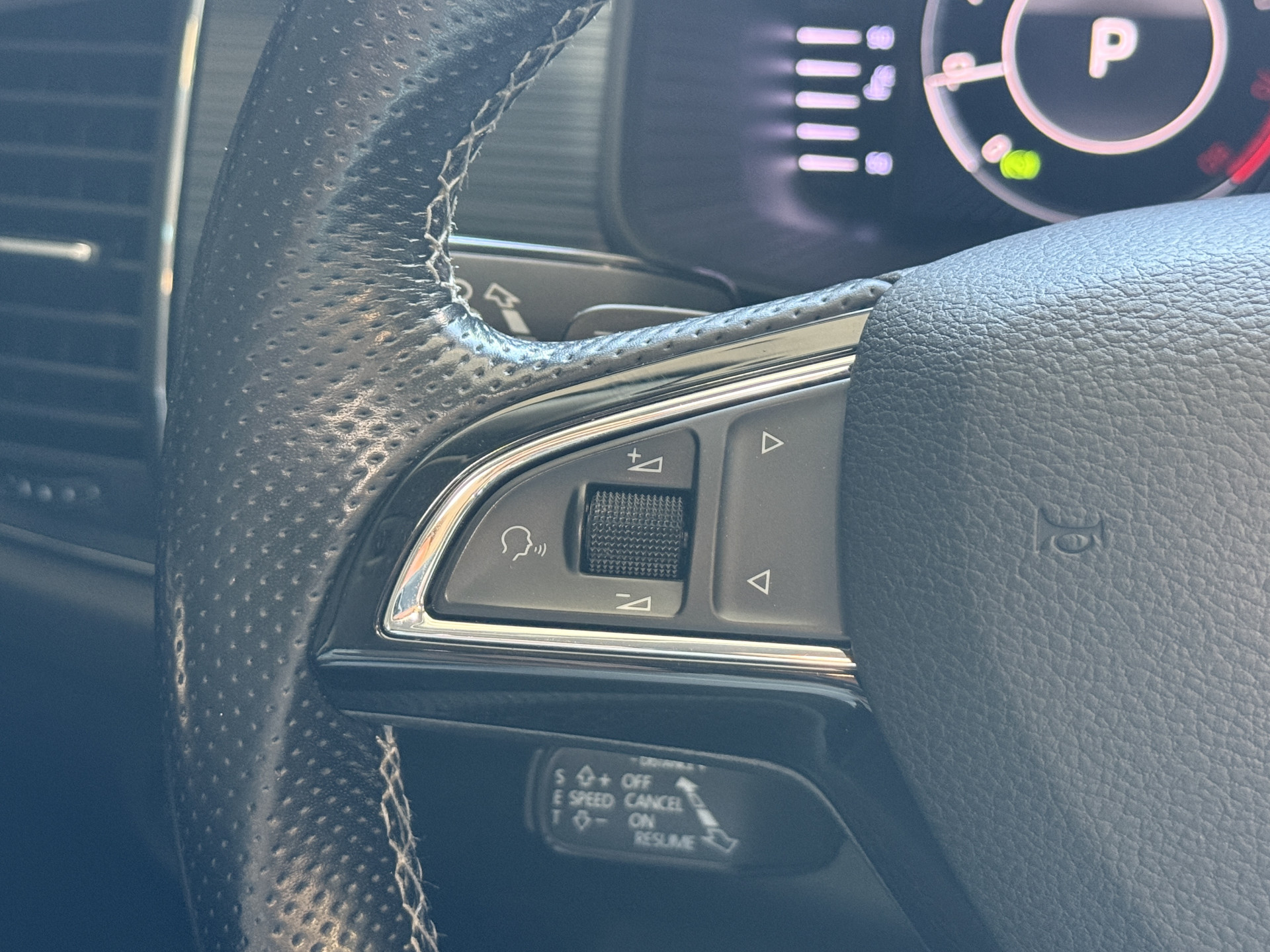 ŠKODA Kodiaq 1.5 TSI Business Edition | Panoramadak | Apple Carplay | Stoelverwarming