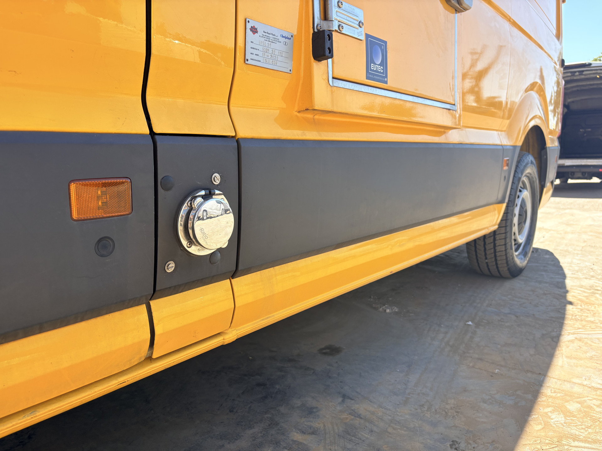 Volkswagen Crafter e-Crafter 36kWh 136PK Elektrisch Koelwagen Zanotti Nachtkoeling LED Climate Control Cruise Control Carplay Camera Parkeersensoren 360° Frigo Koeler Kühlwagen Night Cooling