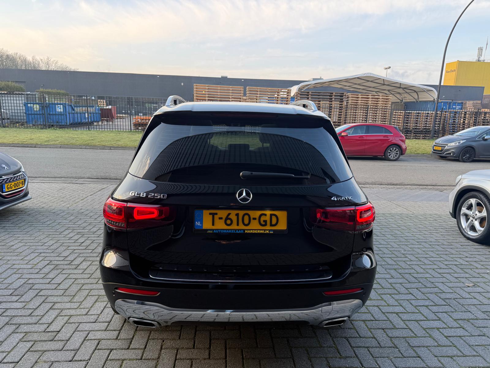 Mercedes-Benz GLB 250 4MATIC Advantage | 1E EIGENAAR | 3/6/12MND GARANTIE | 225 PK | AUTOMAAT | LED | MEMORY | CARPLAY | PANODAK | CRUISE |