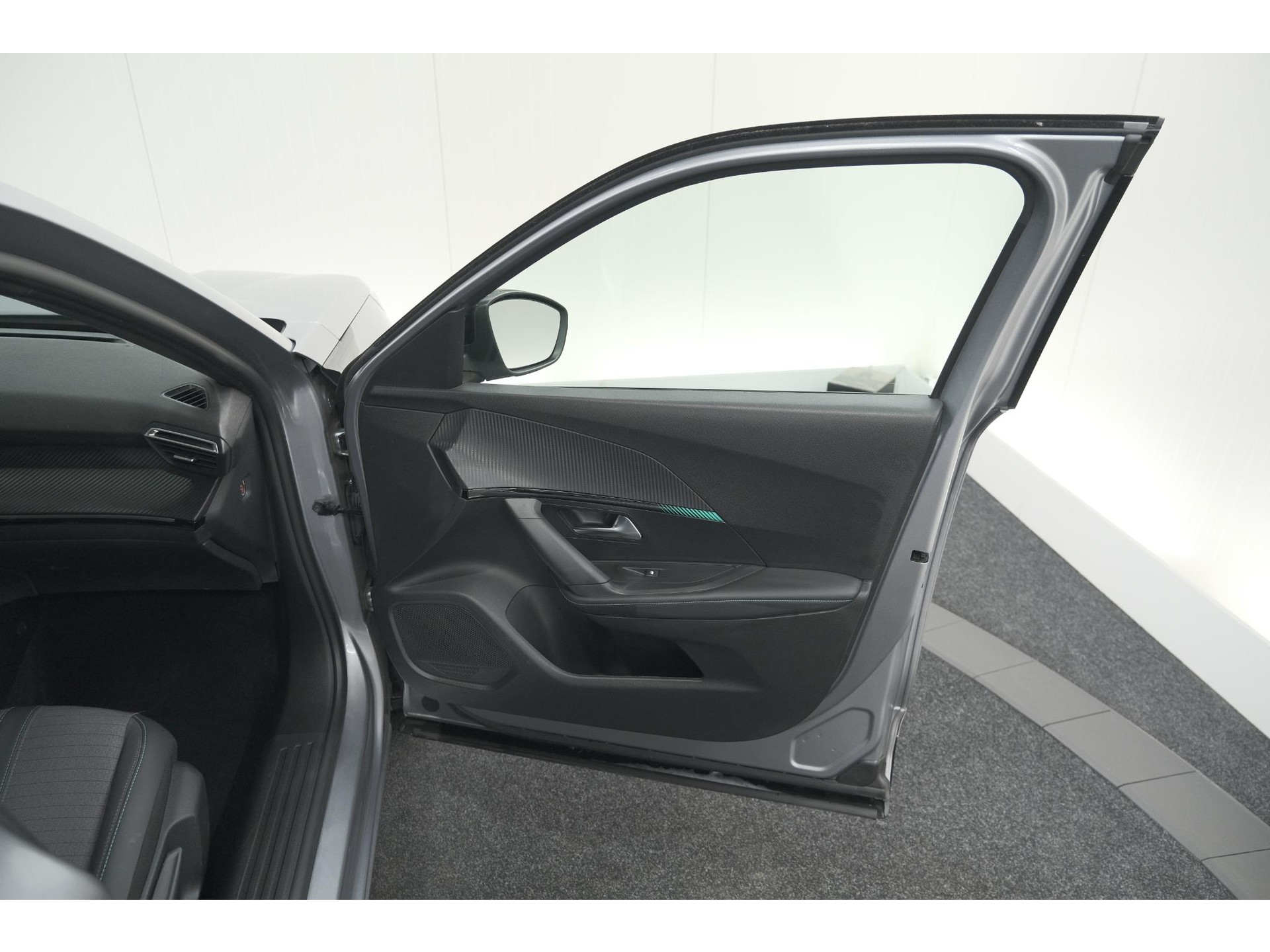 Peugeot 2008 PureTech 130 Allure Pack | Camera | Adaptieve Cruise Control | Apple Carplay | Stoelverwarming