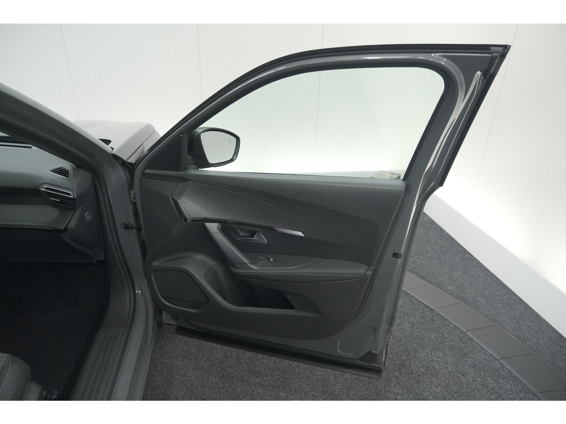 Peugeot 2008 PureTech 130 EAT8 Allure | 360 Camera | Adaptieve Cruise Control | Navigatie