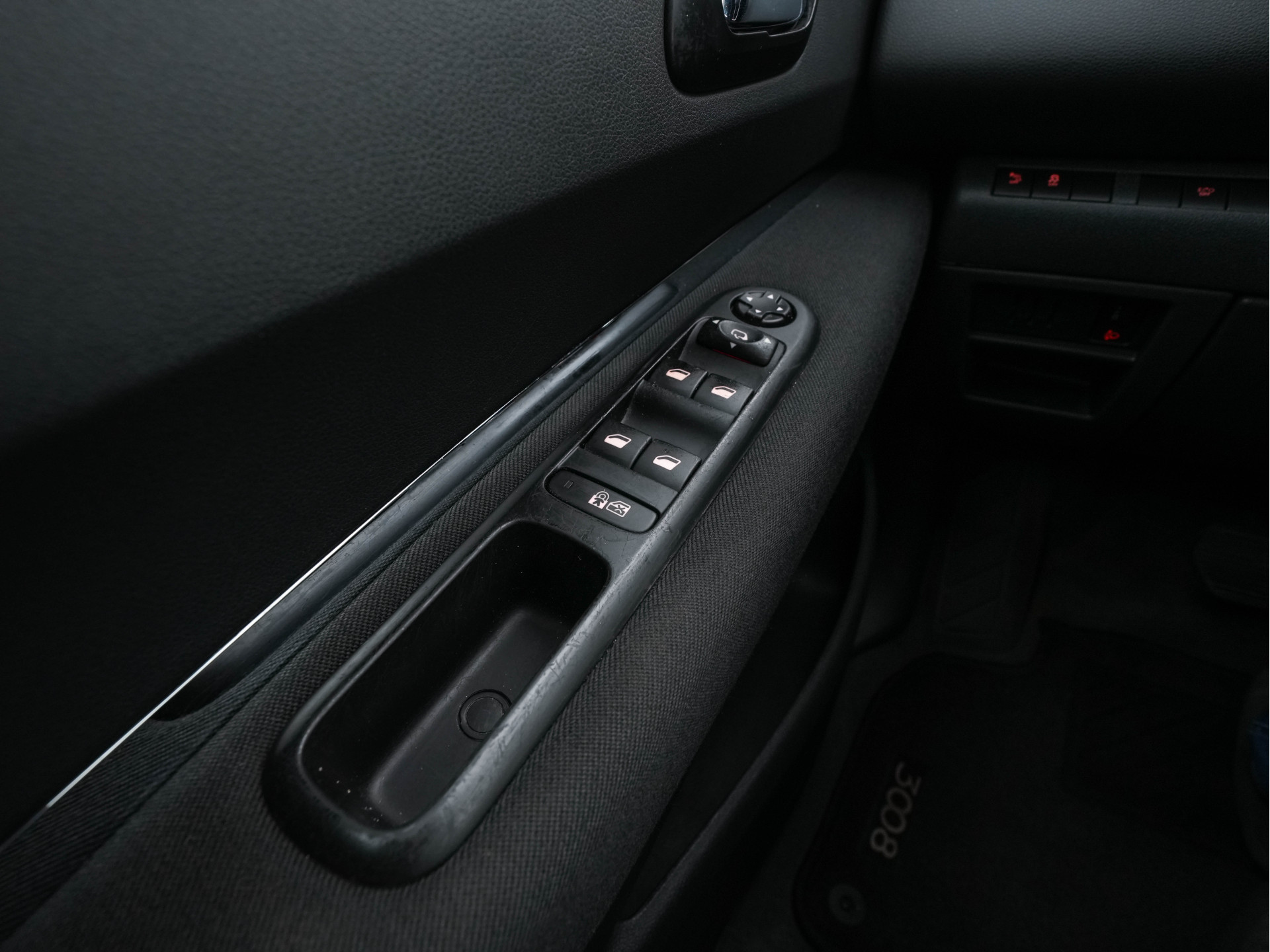 Peugeot 3008 2.0 HDiF HYbrid4 Aut. *NAVI-FULLMAP | COMFORT-SEATS | ECC | SHIFT-PADDLES | PDC | CRUISE | 16''ALU*