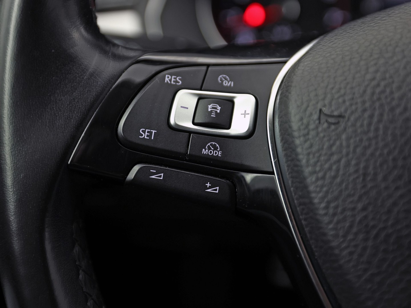 Volkswagen Passat Variant 1.4 TSI ACT Highline 150Pk Automaat (APPLE CARPLAY, GROOT NAVI, CLIMATE, CAMERA, SPORTSTOELEN, GETINT GLAS, KEYLESS START, ADAPTIVE CRUISE,