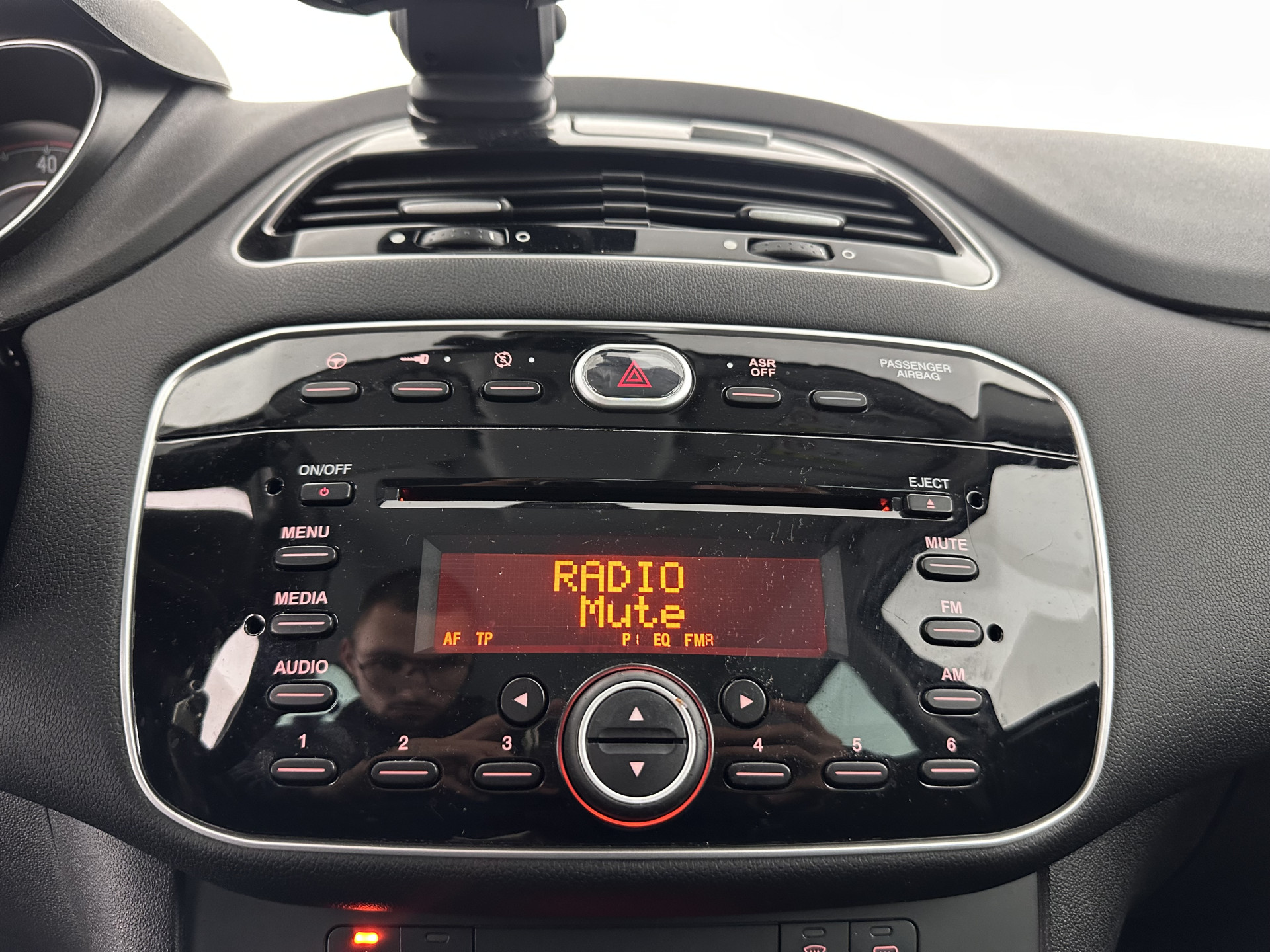 Fiat Punto Evo 1.3 M-Jet Lounge *ECC | SPORT-SEATS | MICROFIBRE | PDC | CRUISE | RADIO-CD/MP3 | 16''ALU*