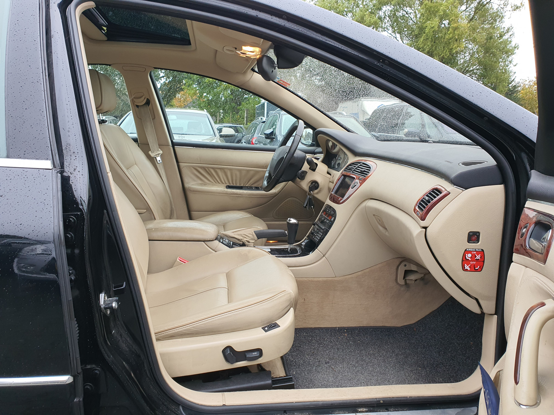 Peugeot 607 2.7 HDiF Executive Ivoire-Pack Aut. *PANO | XENON | NAPPA-FULL-LEATHER | NAVI-FULLMAP | CRUISE | MEMORY-PACK | HEATD-COMFORTSEATS | TOWBAR | HEATED-SEATS | 17"ALU*