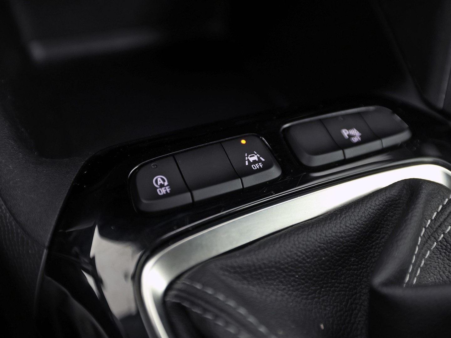 Opel Corsa 1.2 Sport (APPLE CARPLAY, GROOT NAVI, 360 CAMERA, SPORTSTOELEN, LM VELGEN, CRUISE, NIEUWSTAAT)