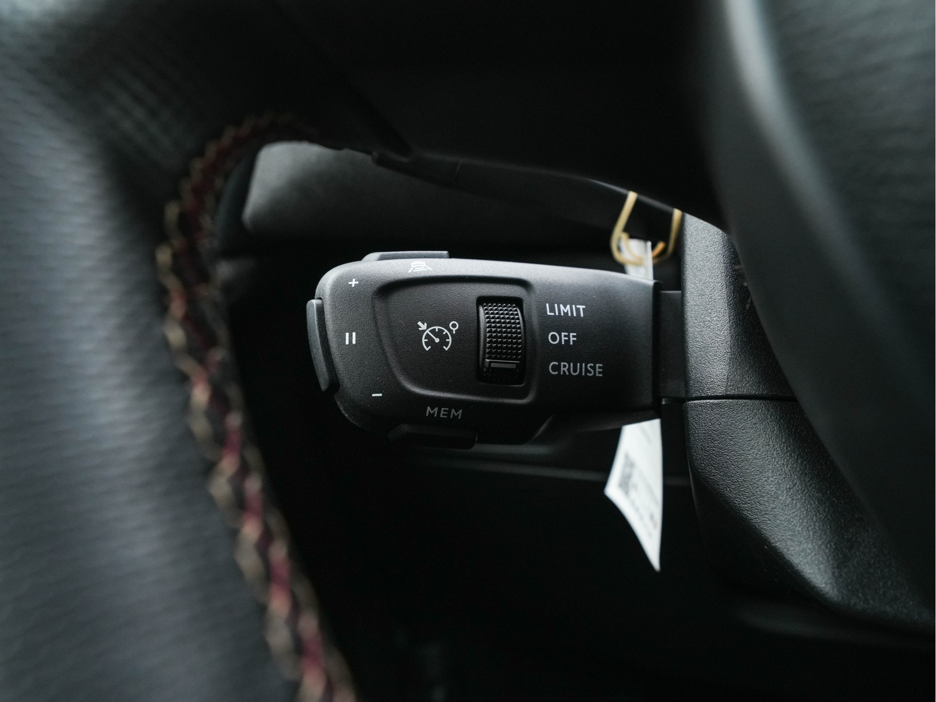 DS 3 Crossback E-Tense Performance Line+ 50 kWh [ 3-Fase ] {SOH-90%} (INCL-BTW) *LEATHER-FABRIC | MATRIX-LED | ADAPTIVE-CRUISE | DIGI-COCKPIT | HEATED-SPORTSEATS | CAMERA | KEYLESS | NAVI-FULLMAP | DAB+ | ECC | PDC | PRIVACY-GLASS | 18''ALU*