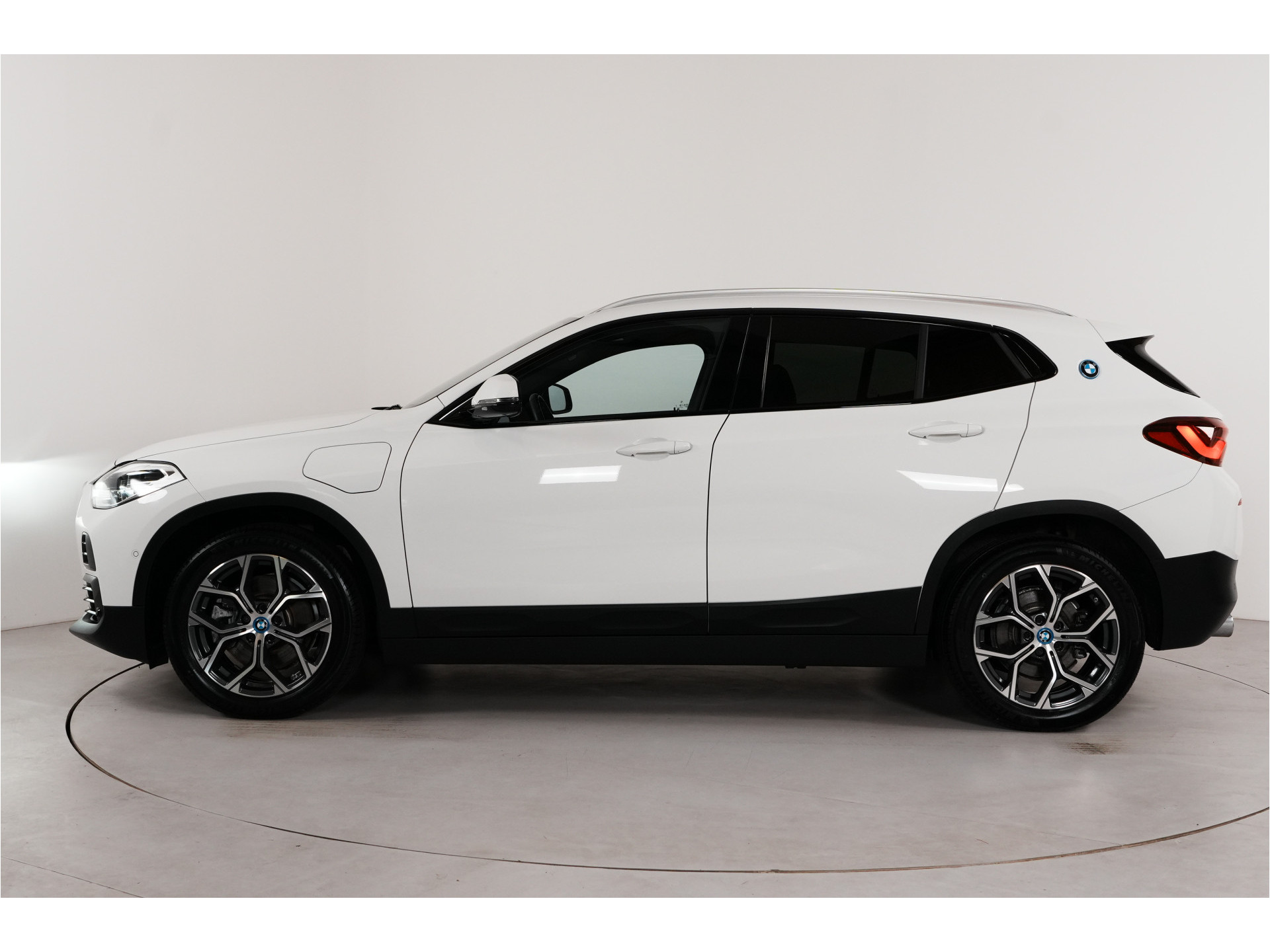 BMW X2 xDrive25e PHEV 220 pk | SOH 92% | M Sport int. | Adaptive Cruise  | Camera |
