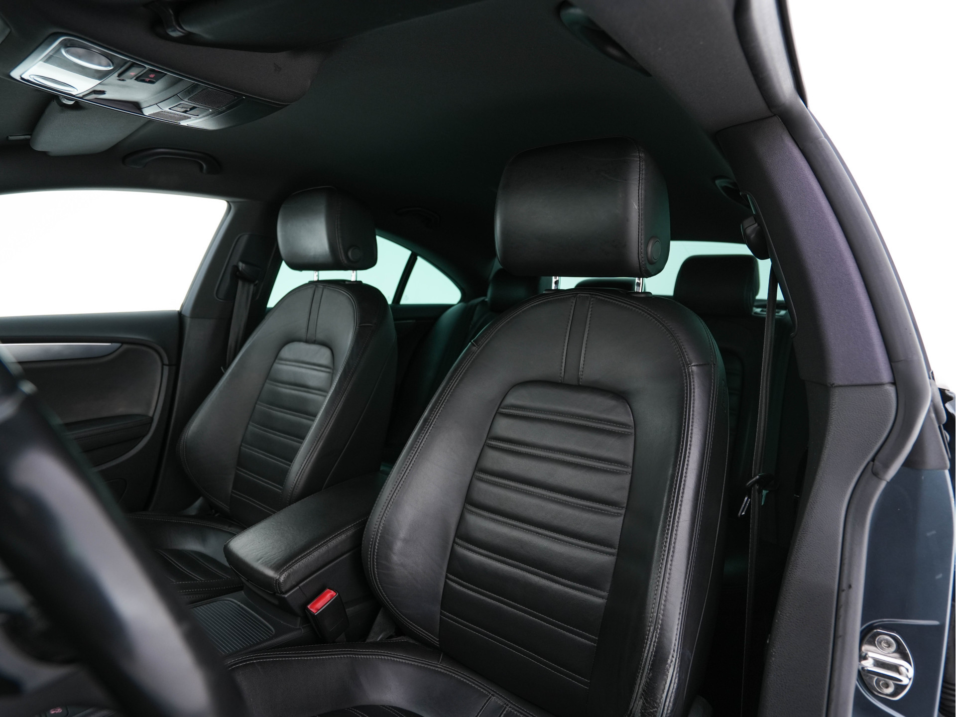 Volkswagen CC 1.8 TSI Aut. *LEATHER | BI-XENON | HEATED-SPORTSEATS | NAVI-FULLMAP | ECC | PDC | CRUISE | SHIFTPADDLES | PRIVACY-GLASS | TOWBAR | 18''ALU*