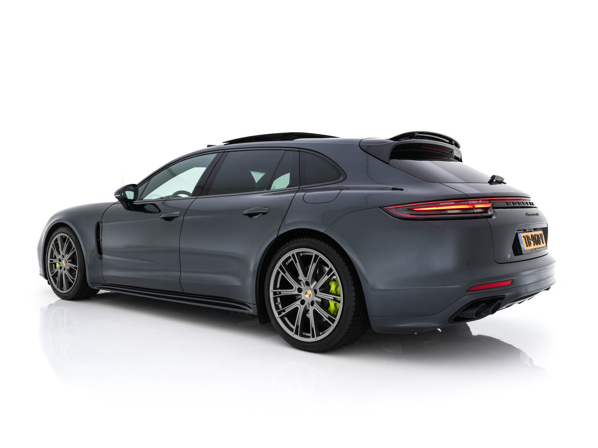 Porsche Panamera Sport Turismo 2.9 4 E-Hybrid Plug-In Aut. *PANO | LEATHER | NAVI-FULLMAP | AIR-SUSPENSION | KEYLESS | BOSE-SURROUND | SOFT-CLOSE | ADAPT-CRUISE | SURROUND-VIEW | DAB | MEMORY-PACK | CARPLAY | SPORT-SEATS | ...