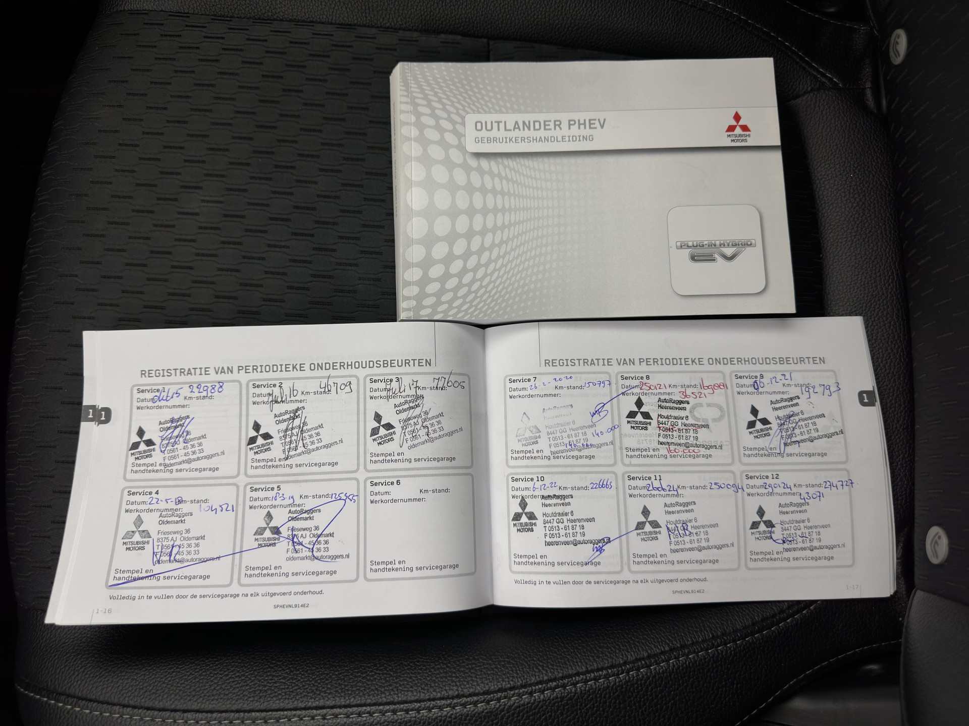 Mitsubishi Outlander 2.0 PHEV Business Edition X-Line (INCL-BTW) Aut. *LEATHER-FABRIC | NAVI-FULLMAP | KEYLESS | CAMERA | COMFORT-SEATS | ECC | CRUISE | PRIVACY-GLASS | SHIFT-PADDLES |  TOWBAR | 18''ALU*