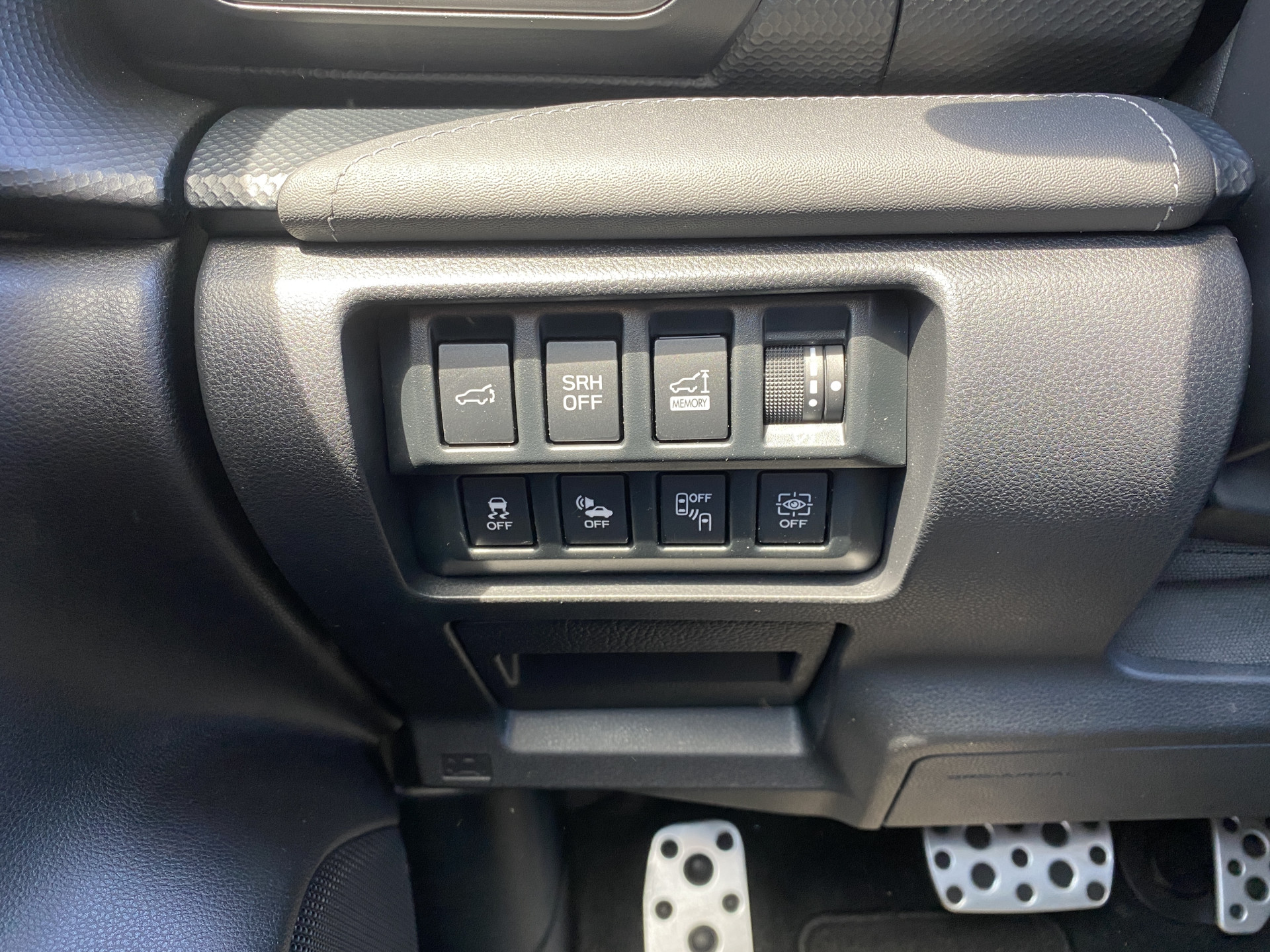 Subaru Forester 2.0i e-BOXER Luxury AUT. | dealer onderh. | leder interieur | trekhaak | adapt. cruise | carplay | memory seat
