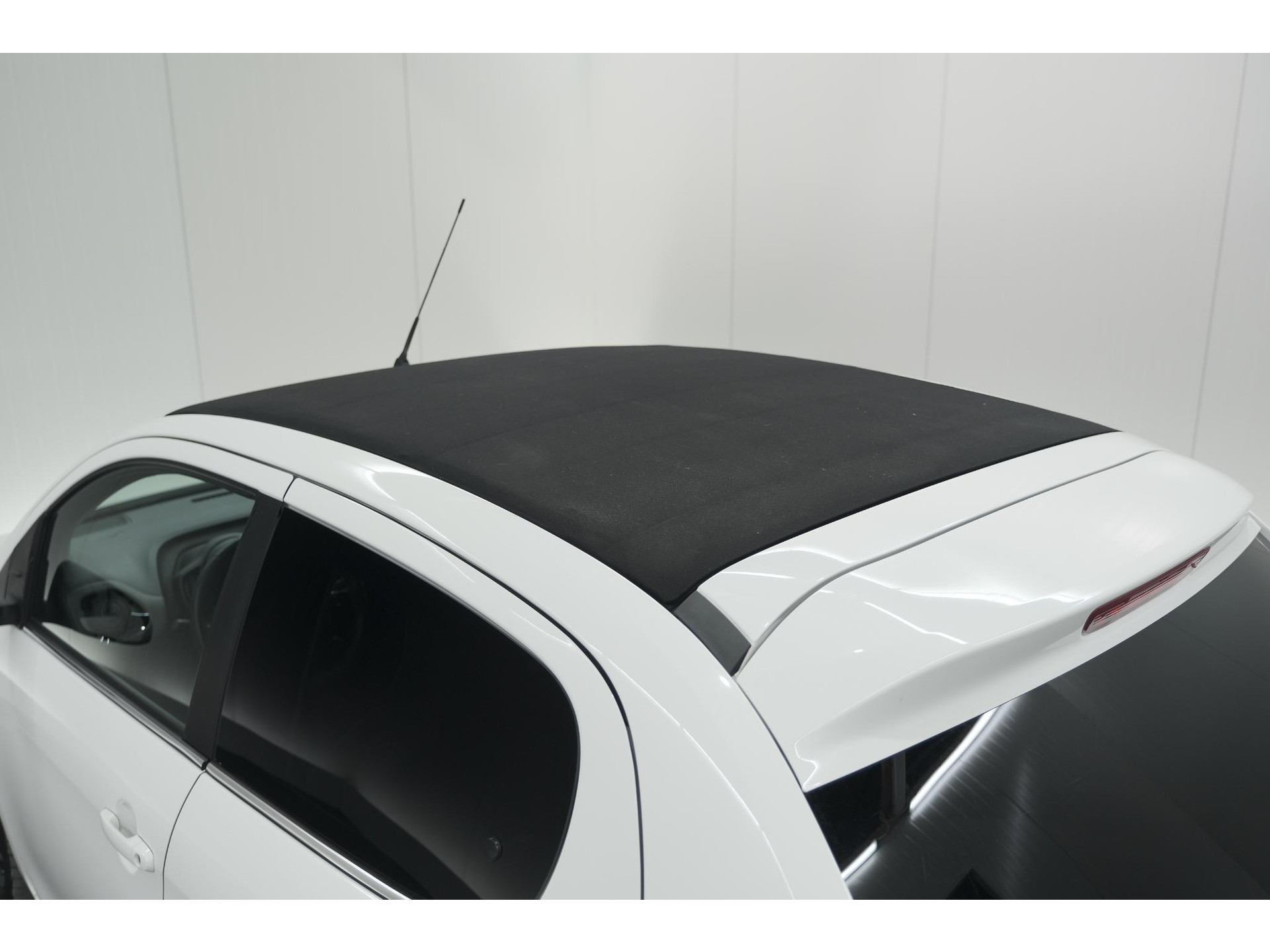 Peugeot 108 1.0 e-VTi Allure TOP! | Elektrisch Vouwdak | Camera | Navigatie | Climate Control