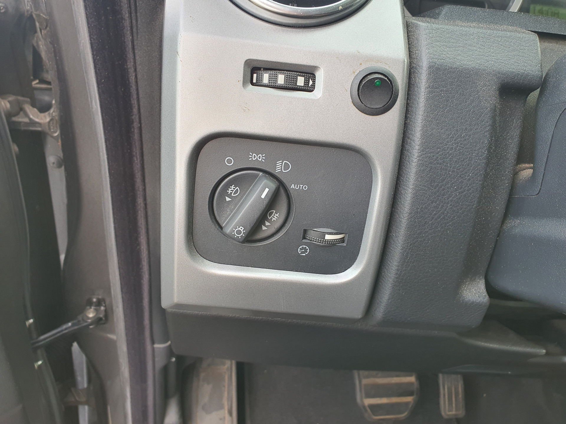 Land Rover Discovery 2.7 TdV6 SE  Climate-Pack [⚠️] Aut. *NAVI-FULLMAP | HARMAN/KARDON-AUDIO | WINDSOR-LUXURY-LEATHER | ELECTRIC-WINCH | ECC | AIR-SUSPENSION | PDC | CRUISE | COMFORT-SEATS | 18"ALU* ! LEES DE ADVERTENTIE GOED !