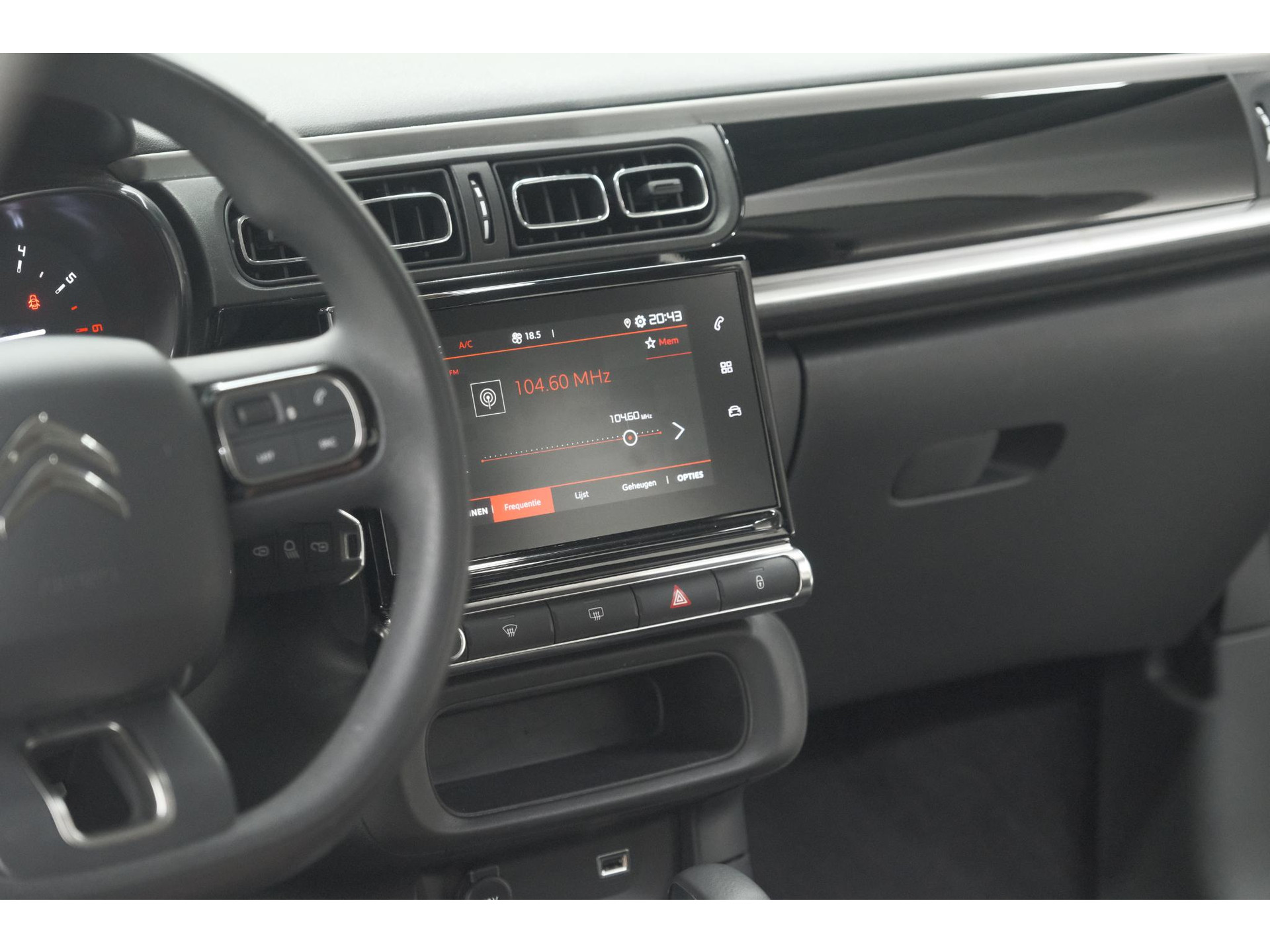 Citroen C3 PureTech 110 EAT6 Max | Apple Carplay | Parkeersensoren | Climate Control | 16 Inch Lichtmetalen Velgen