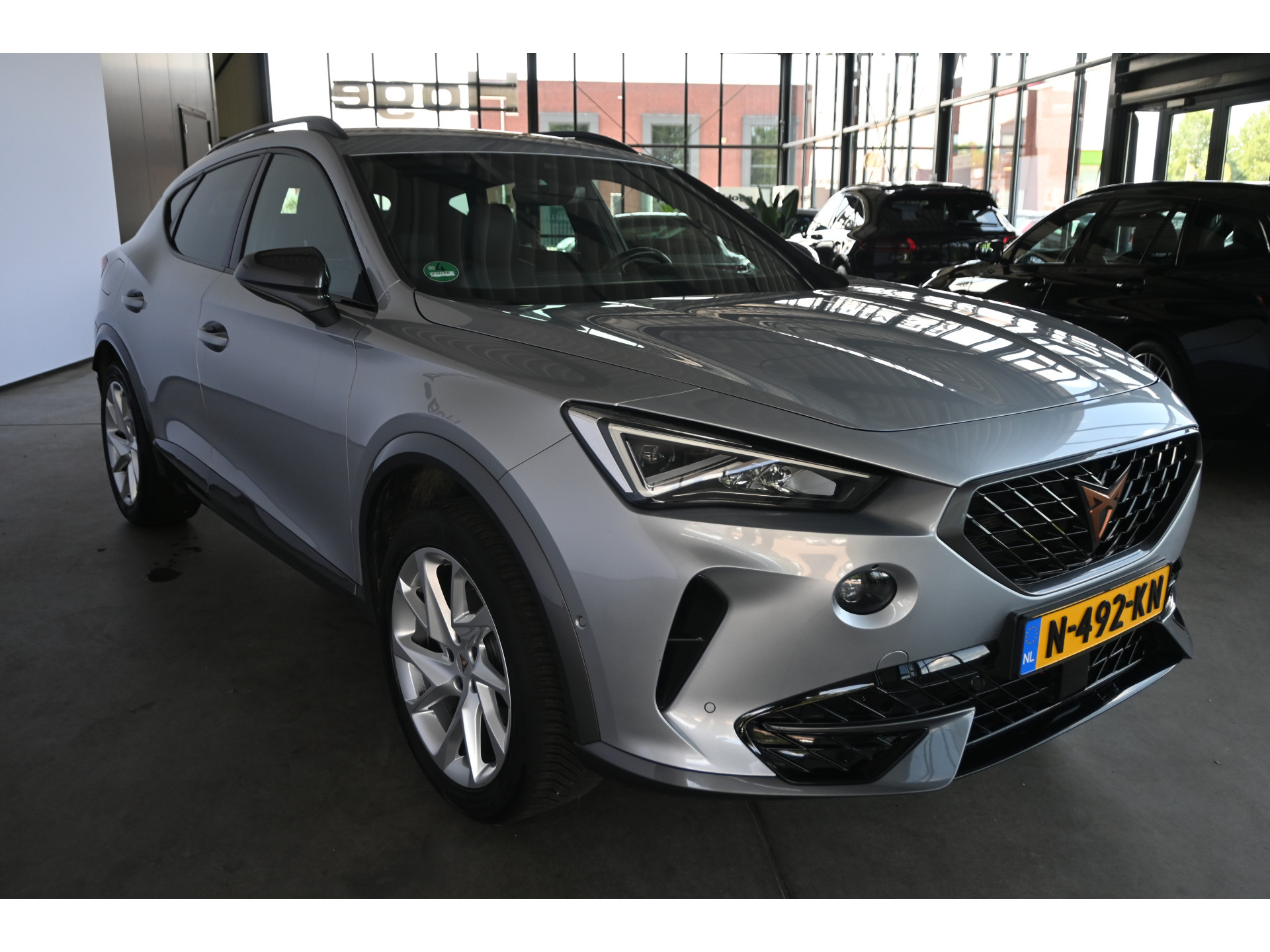 CUPRA Formentor 1.5 TSI Automaat Clima Adaptieve cruise Navigatie Apple carplay Trekhaak PDC Inruil mogelijk
