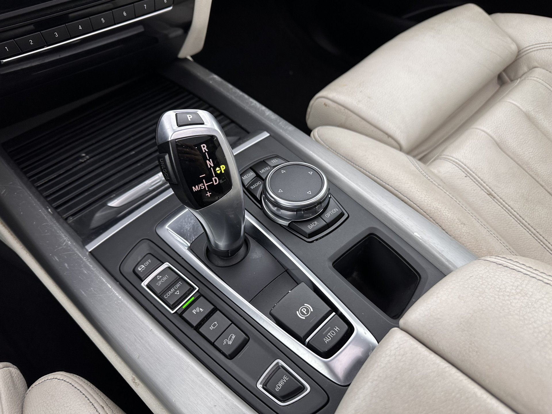 BMW X5 xDrive40e *MOTOR DEFECT* i-Performance High Exec. M-Sportpack Aut. *PANO | HEAD-UP | DAKOTA-FULL-LEATHER | FULL-LED | COMFORT-SEATS | MEMORY-PACK | HIFI-SOUND | CAMERA | KEYLESS | NAVI-FULLMAP | SHIFT-PADDLES | SPORT-SEATS | 20''ALU*