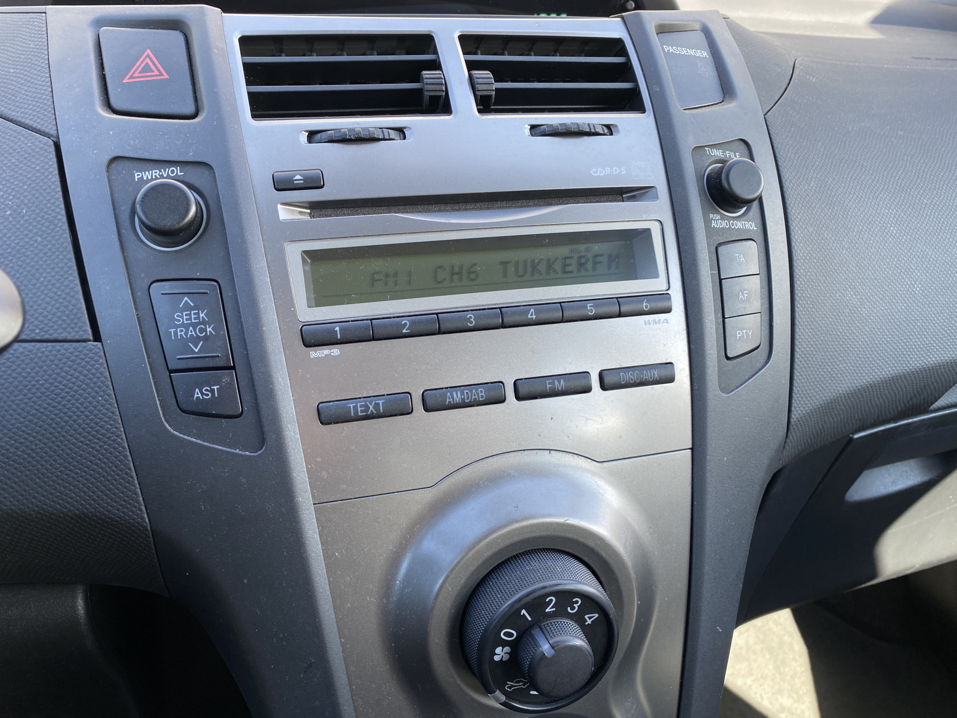 Daihatsu Charade 1.3 City AUT. | dealer onderhouden | airco | trekhaak | parkeersensoren | schuifbank | elektrisch pakket