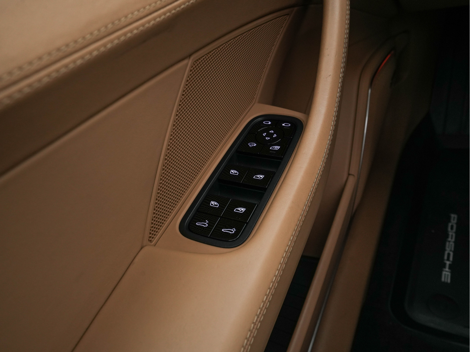 Porsche Panamera Sport Turismo 3.0 4 Sportchrono-Pack Aut. *PANO | LEATHER | MATRIX-LED | BOSE-SURROUND | MEMORY-PACK | TOPVIEW | KEYLESS | NAVI-FULLMAP | HEATED-SPORTSEATS | DAB+ | PRIVACYGLASS | SHIFTPADDLES | SPORT-EXHAUST | 21''ALU*