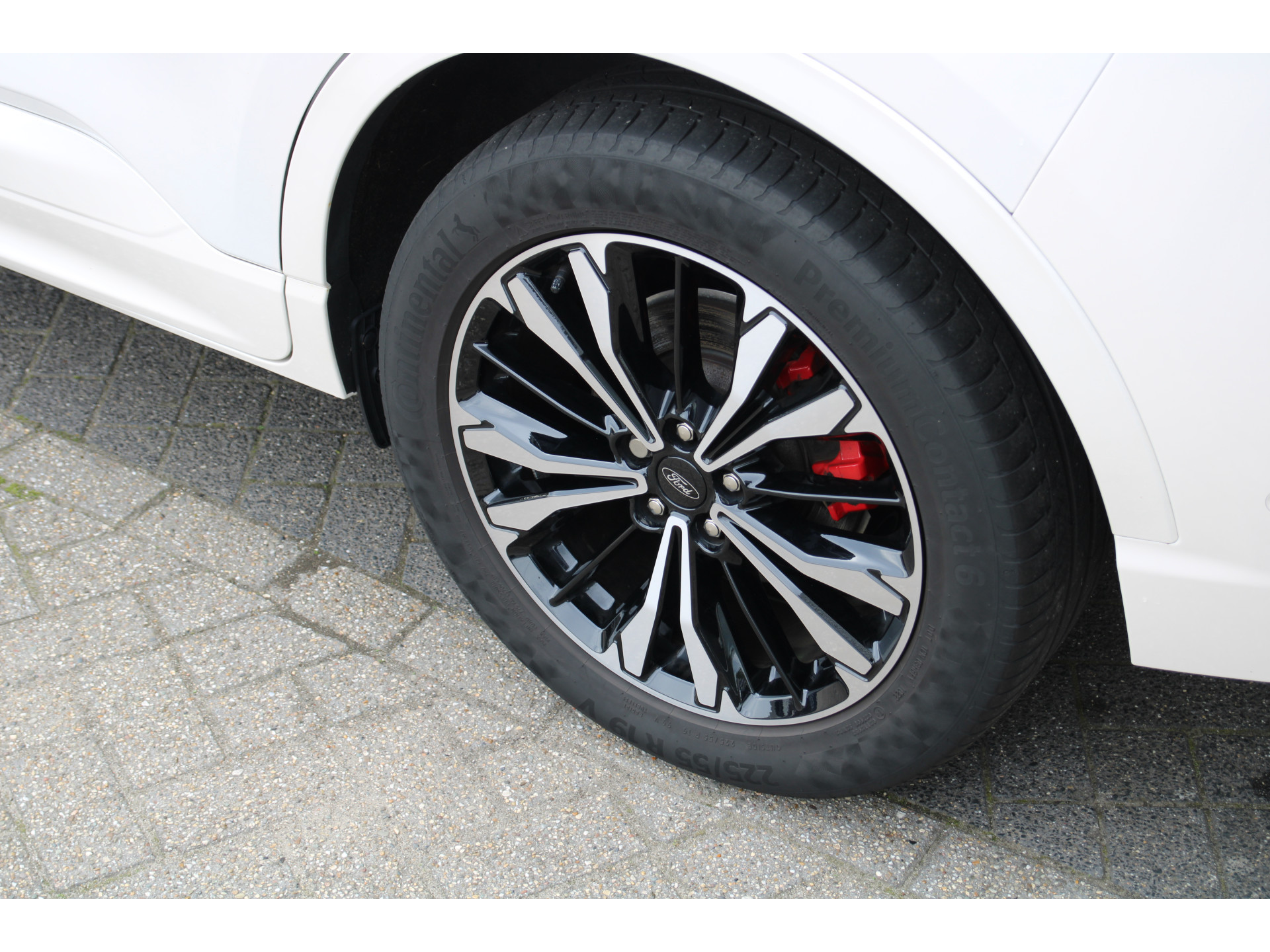 Ford Kuga 2.5 PHEV 225 PK AUTOMAAT ST-Line X TREKHAAK | PANORAMADAK | 19-INCH