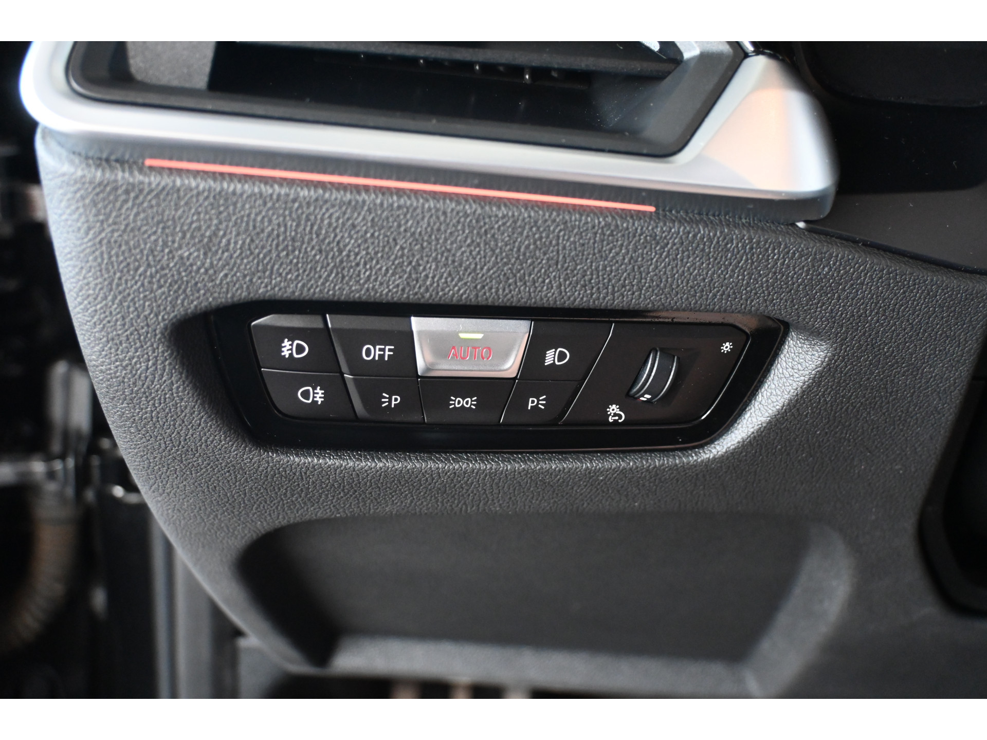 BMW 3-serie Touring 320i Automaat Business Edition Plus M-Pakket Navigatie LED Panoramadak Goed Onderhouden! Inruil Mogelijk!