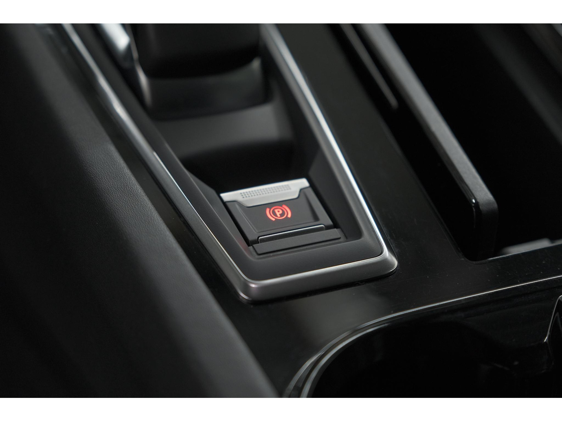 Peugeot 508 SW 1.6 HYbrid 225 Allure | Drive Assist Plus | Elektronische Kofferklep | Camera | Apple Carplay