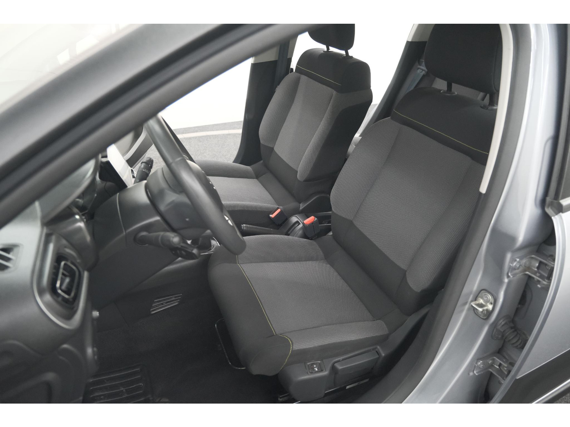 Citroen C3 PureTech 82 C-Series | Trekhaak | Stoelverwarming | Camera | Apple CarPlay