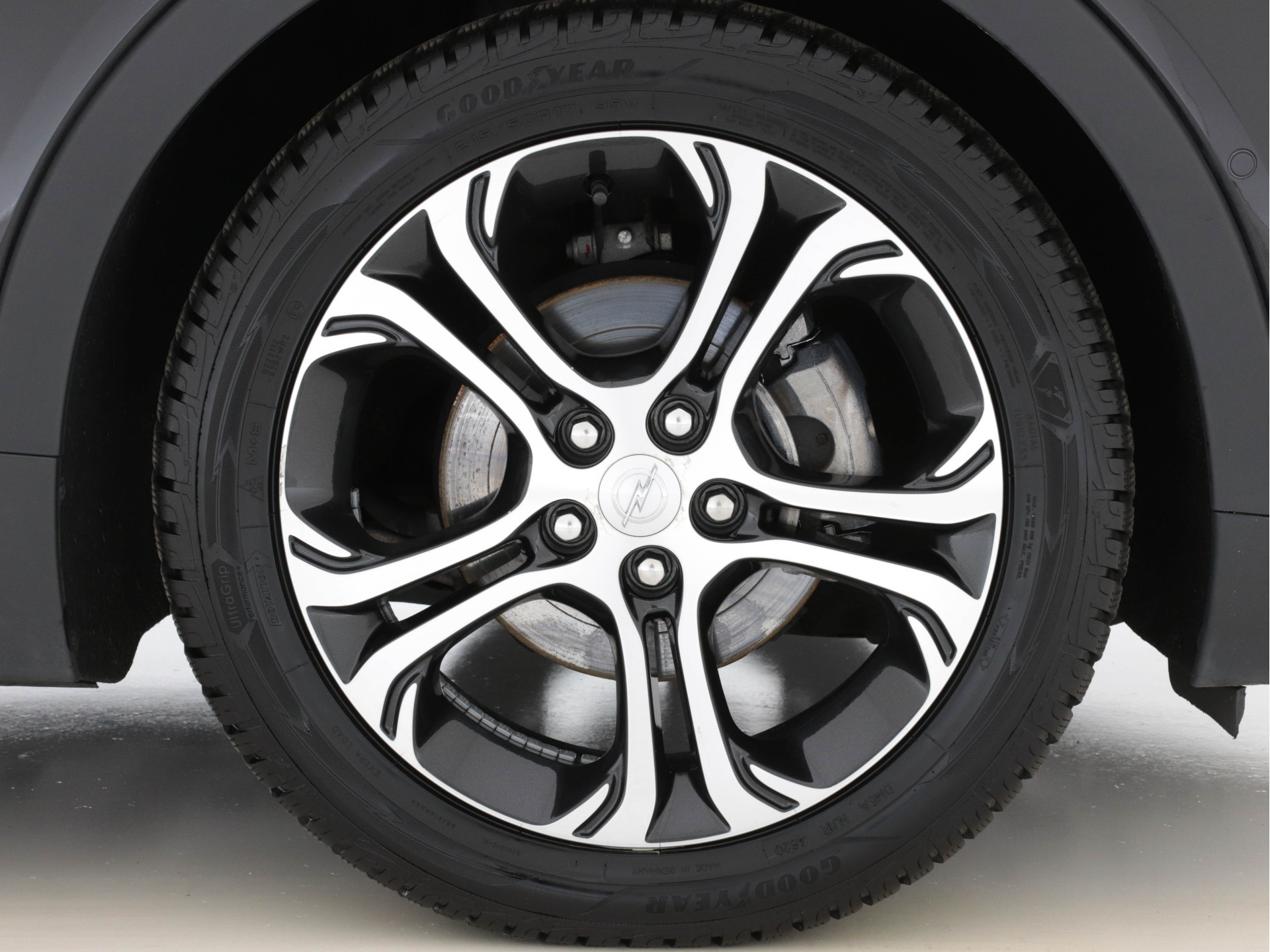 Opel Ampera-e Business Executive 60 kWh (INCL-BTW)  Aut. *LEATHER | BOSE-AUDIO | DIGI-COCKPIT | KEYLESS | CCS-FASTLOADER | FULL-LED | DAB | NAVI-FULLMAP | CRUISE | CARPLAY | LANE-ASSIST | HEATED-COMFORTSEATS | 17"ALU*