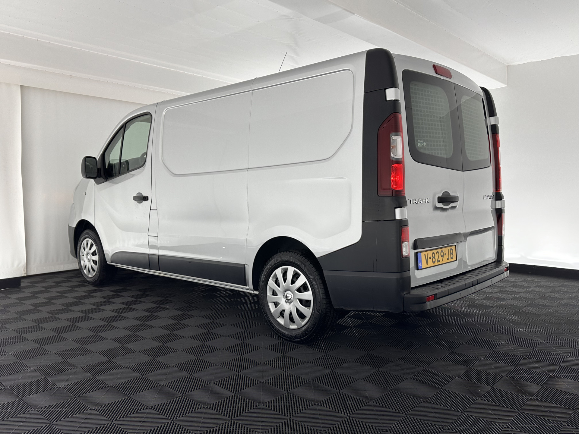 Renault Trafic 1.6 dCi T29 L1H1 Comfort-Pack *NAVI-FULLMAP | AIRCO | CRUISE | 3-PERS | PDC | 1.260 Kg-Cargo-Capacity*