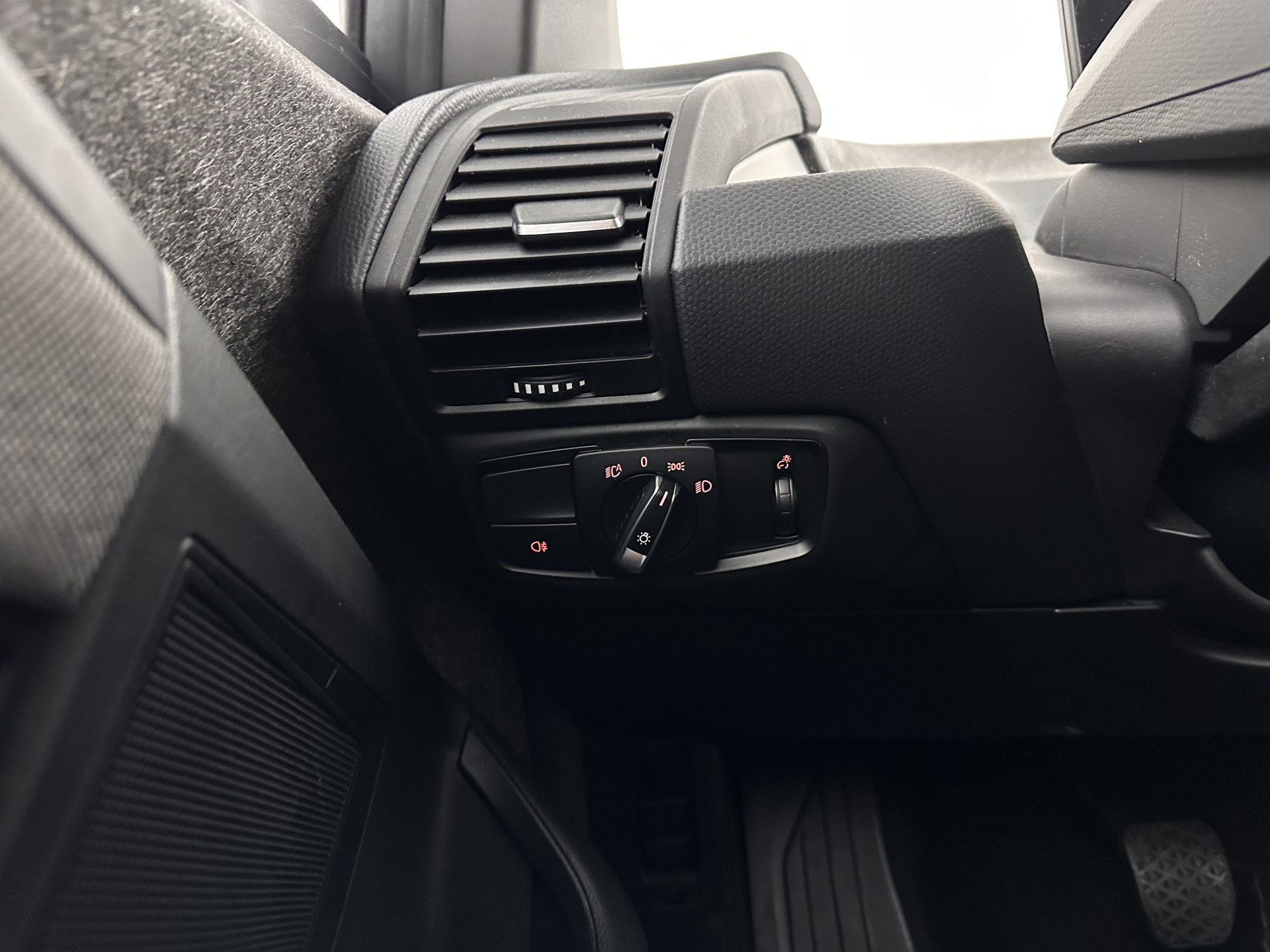 BMW i3 Basis 120Ah Sport 42 kWh [ 3-Fase-11kW ] {SOH-100%} (INCL-BTW) *HEATPUMP | FULL-LED | NAVI-FULLMAP | KEYLESS | COMFORTSEATS | ECC | CCS-FASTLOADER | PDC | DIGI-COCKPIT | CRUISE | 20''ALU*