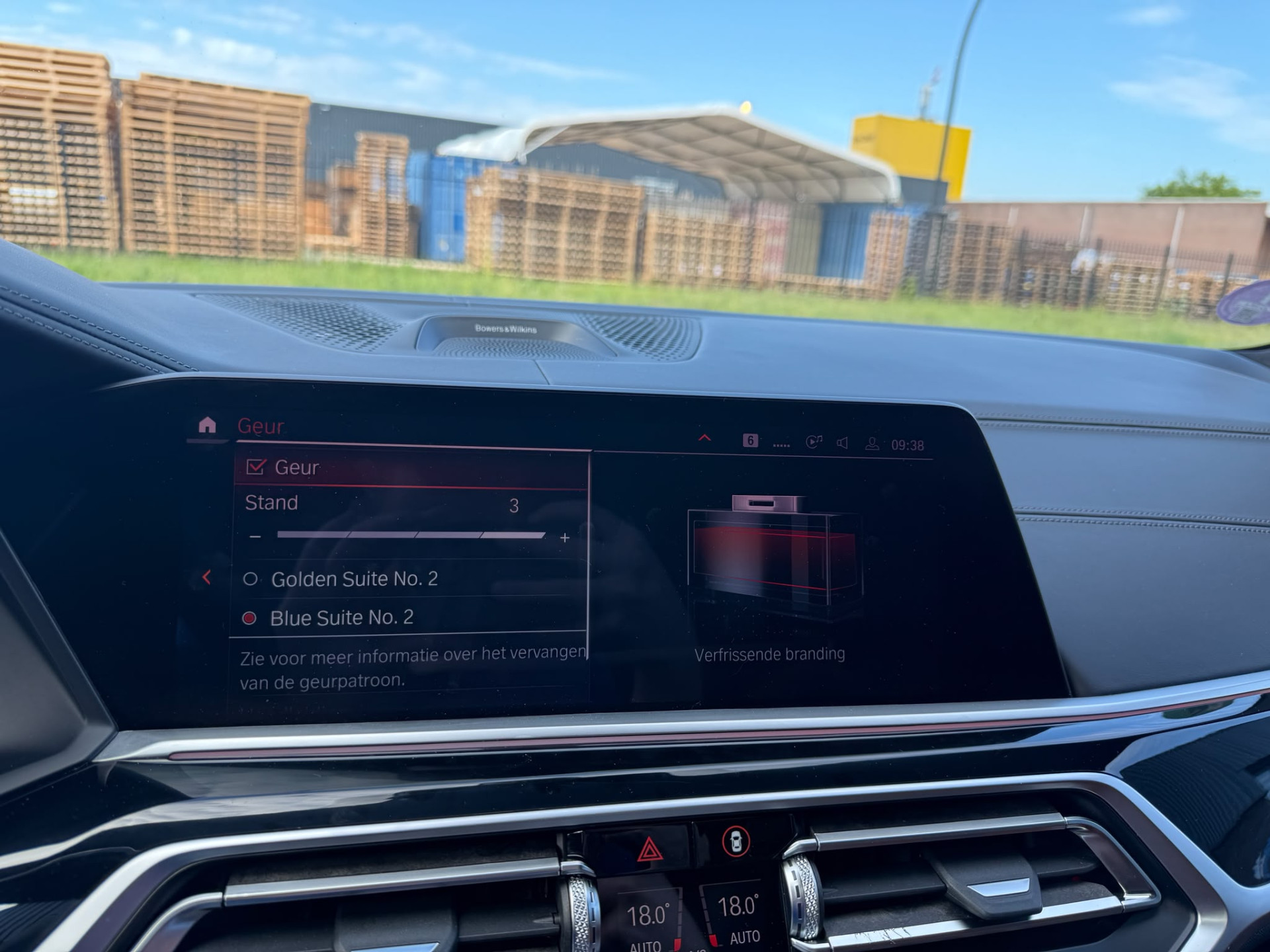 BMW X7 xDrive40i 6p. | 2E EIGENAAR | 3/6/12MND GARANTIE| M-SPORT |PANO | LASER | LED | B&W | MASSAGE | CARPLAY | TREKHAAK | DAB | BOMVOL |