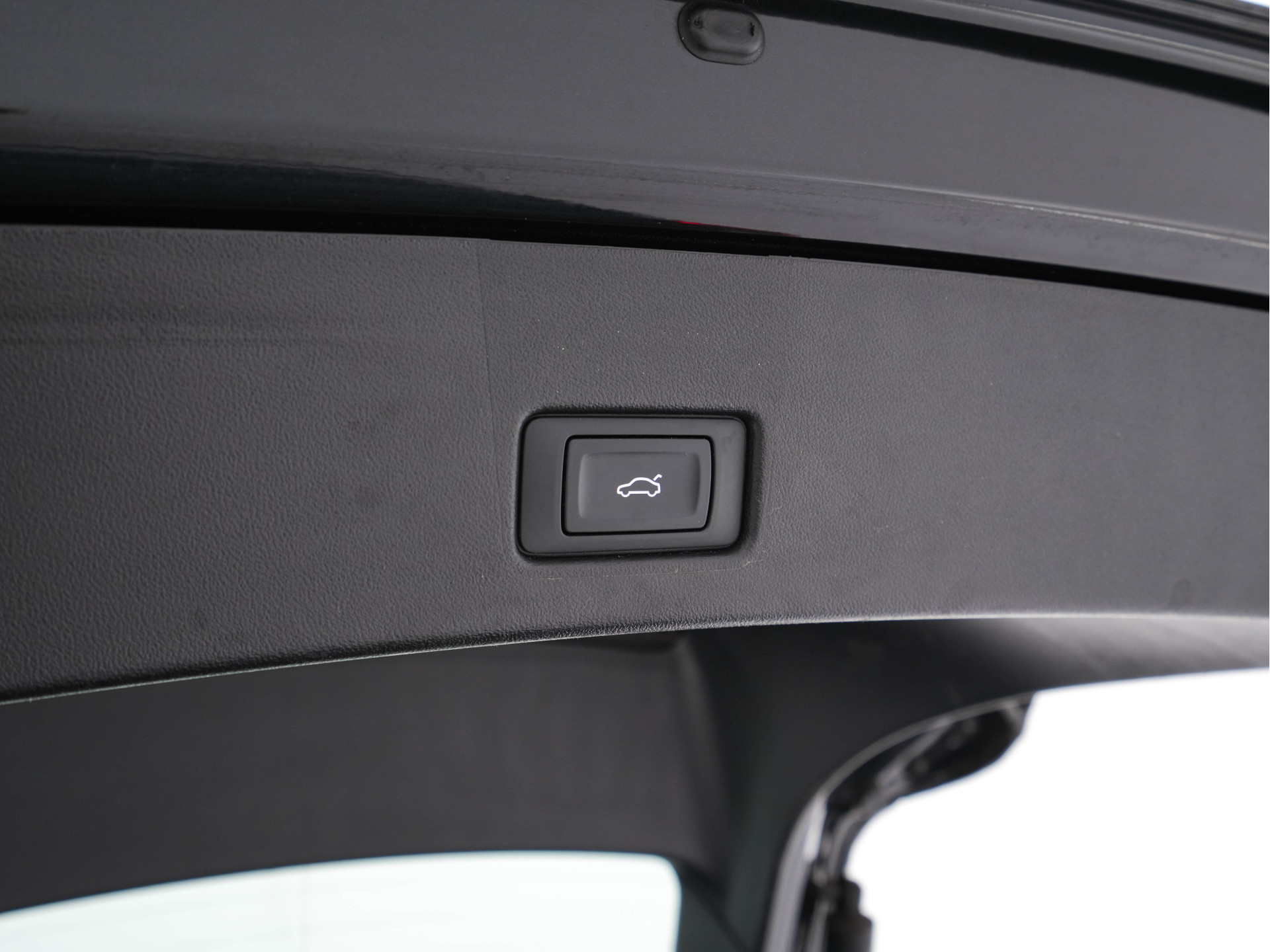 Audi Q4 Sportback e-tron 40 S-Line Edition 77 kWh [ 3-Fase ] {SOH-92%} (INCL-BTW) *HEAT-PUMP | LEATHER-FABRIC | MATRIX-LED | ADAPTIVE-CRUISE | AMBIENT-LIGHT | DIGI-COCKPIT | AUDI-SOUND | DAB+ | KEYLESS | SHIFT-PADDLES | CAMERA | HEATED-SPORTSEATS | 20''AL