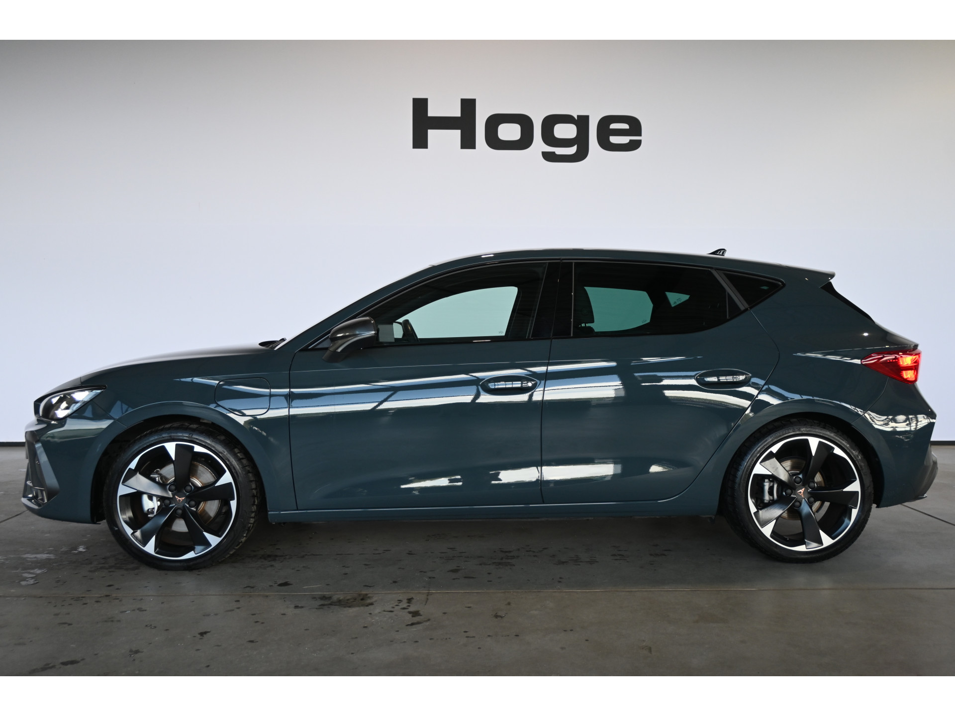 CUPRA Leon 1.5 TSI e-Hybrid Business PHEV EDGE Clima Adaptieve Cruise Matrix CarPlay Navigatie Lane Assist Stuurverwarming 100% Onderhouden! Inruil Mogelijk!