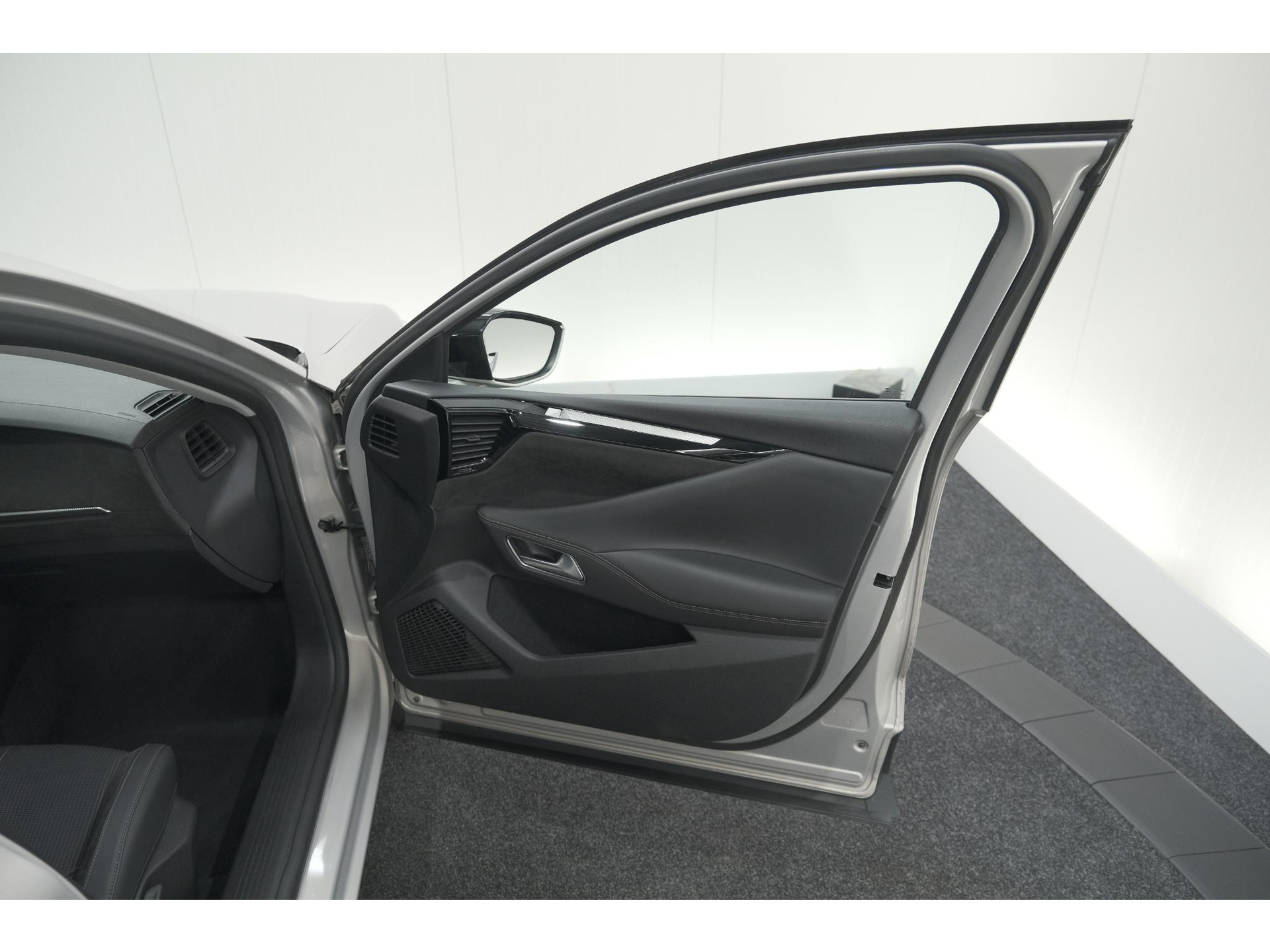 DS 4 PureTech 130 EAT8 Performance Line | Camera | Apple Carplay | Alcantara® bekleding | Parkeersensensoren