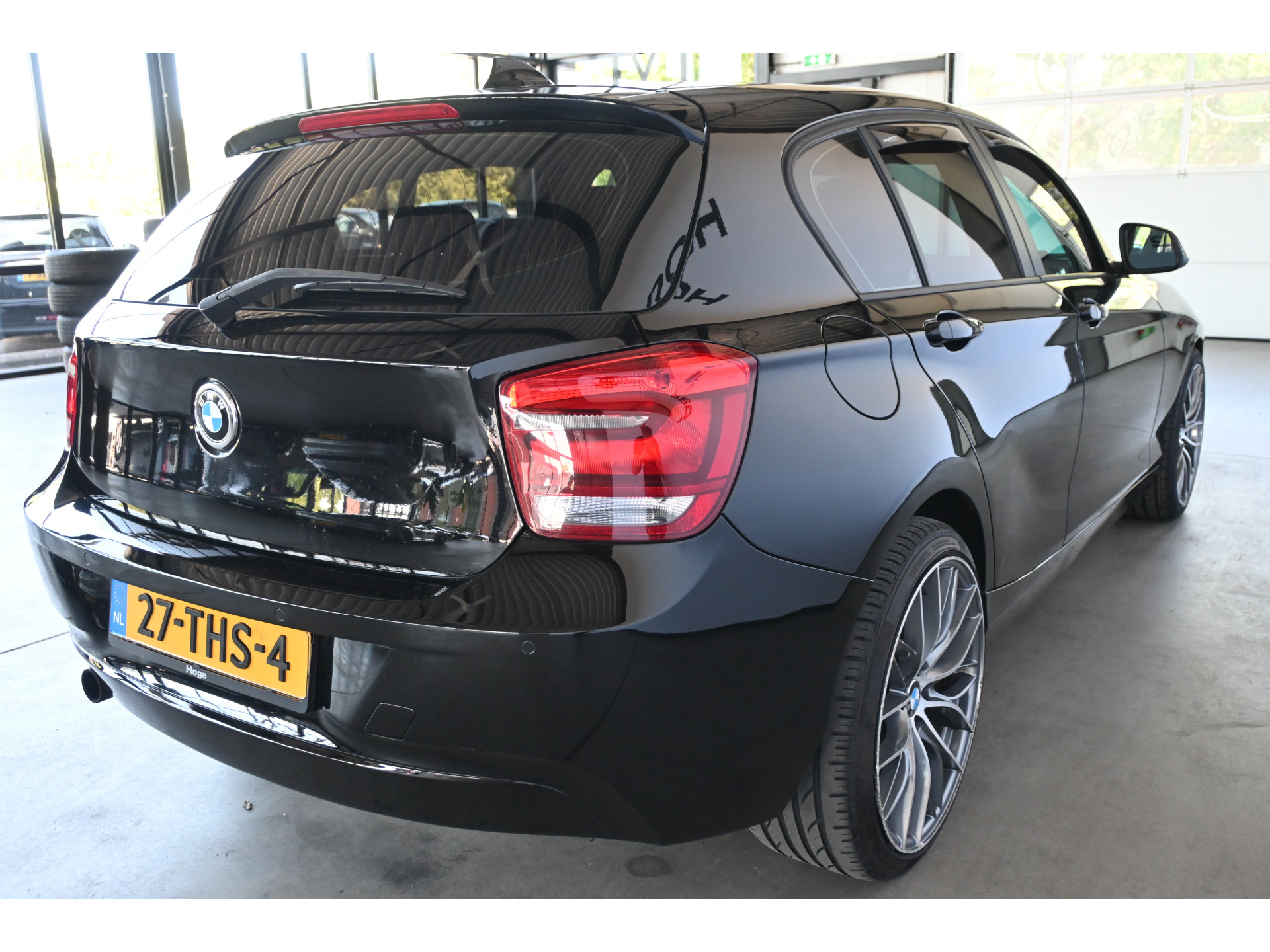 BMW 1-serie 116i Business+ Clima Cruise control Navigatie Xenon Stoelverwarming Inruil Mogelijk!