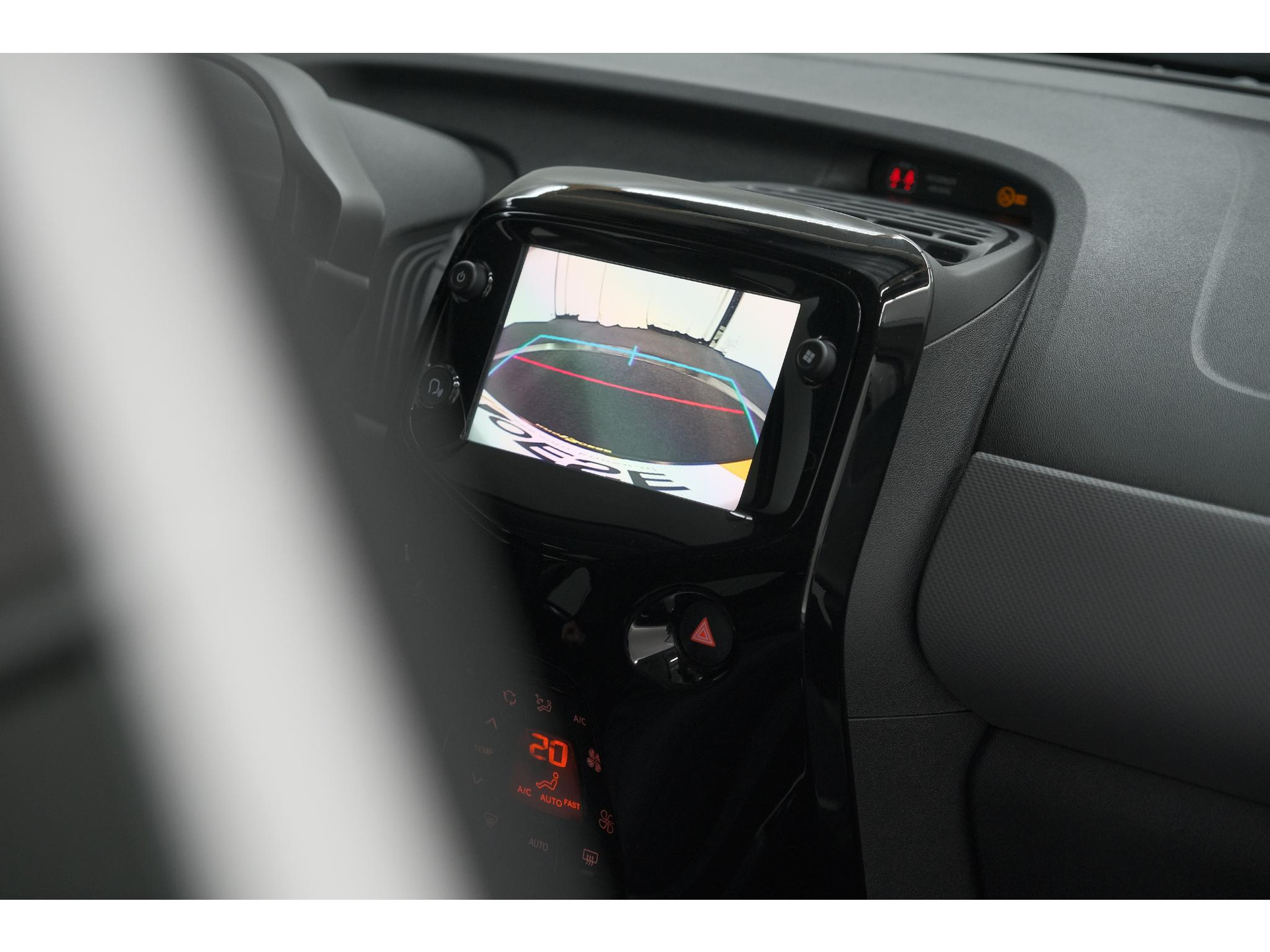 Peugeot 108 1.0 e-VTi Allure TOP! | Elektrisch Vouwdak | Camera | Navigatie | Climate Control