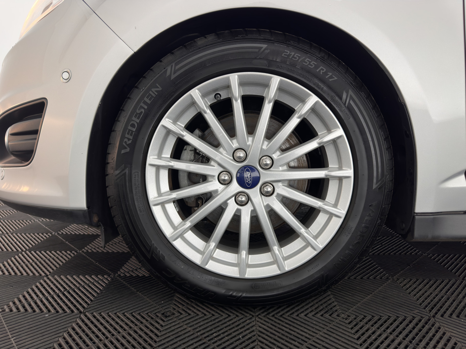 Ford C-Max 2.0 Plug-in Hybrid Titanium Plus (⚠️) Aut. *PANO | LEATHER | NAVI-FULLMAP | KEYLESS | CAMERA | COMFORT-SEATS | ECC | PDC | 17"ALU*