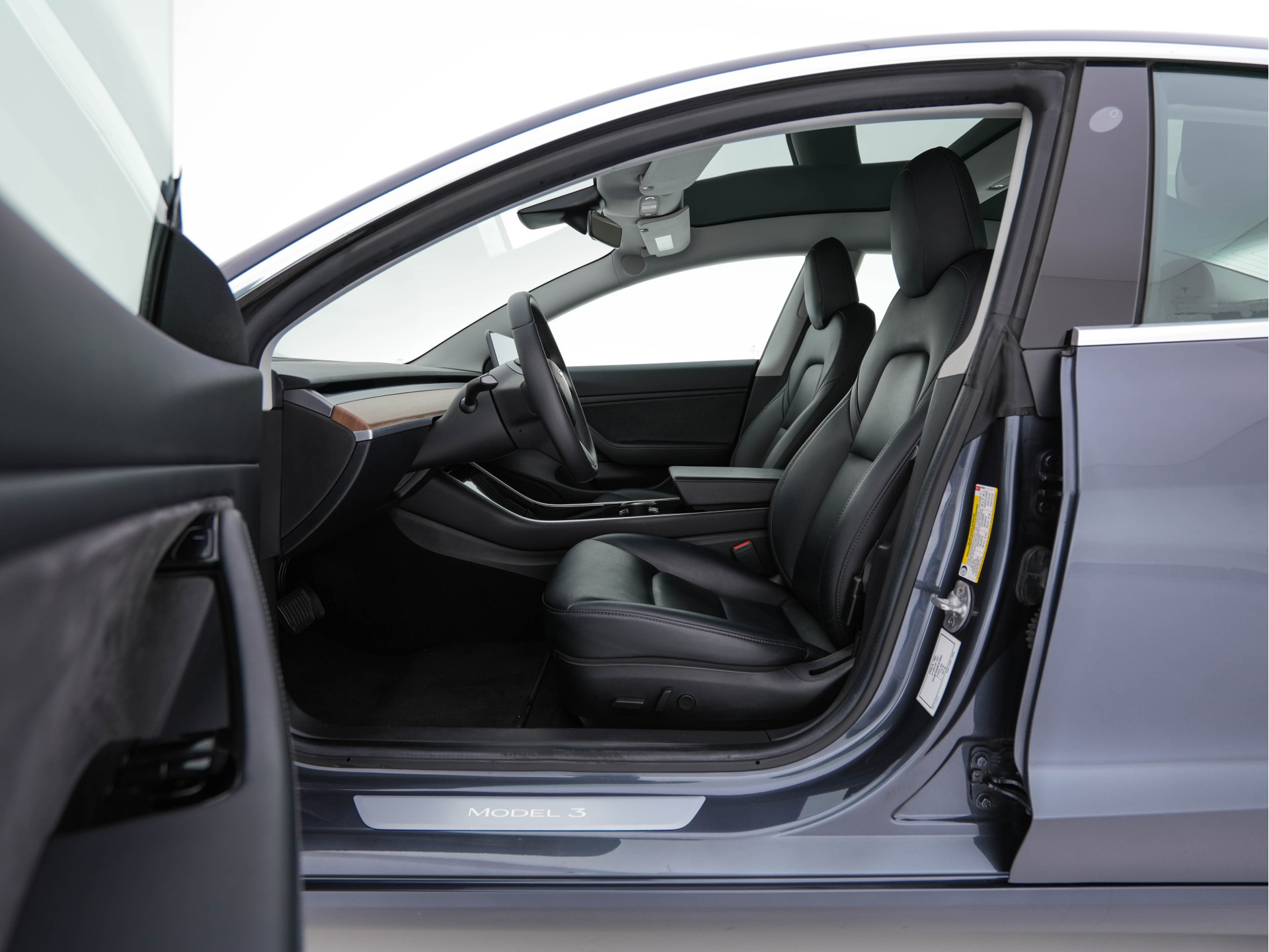 Tesla Model 3 Standard RWD Plus 60 kWh [ 3-Fase-11Kw ] {SOH-88%} (INCL-BTW) Aut. *PANO | AUTO-PILOT | LEATHER | KEYLESS | FULL-LED | MEMORY-PACK | SURROUND-VIEW | DAB | CARPLAY | DIGI-COCKPIT | LANE-ASSIST | COMFORTSEATS | 18"ALU*