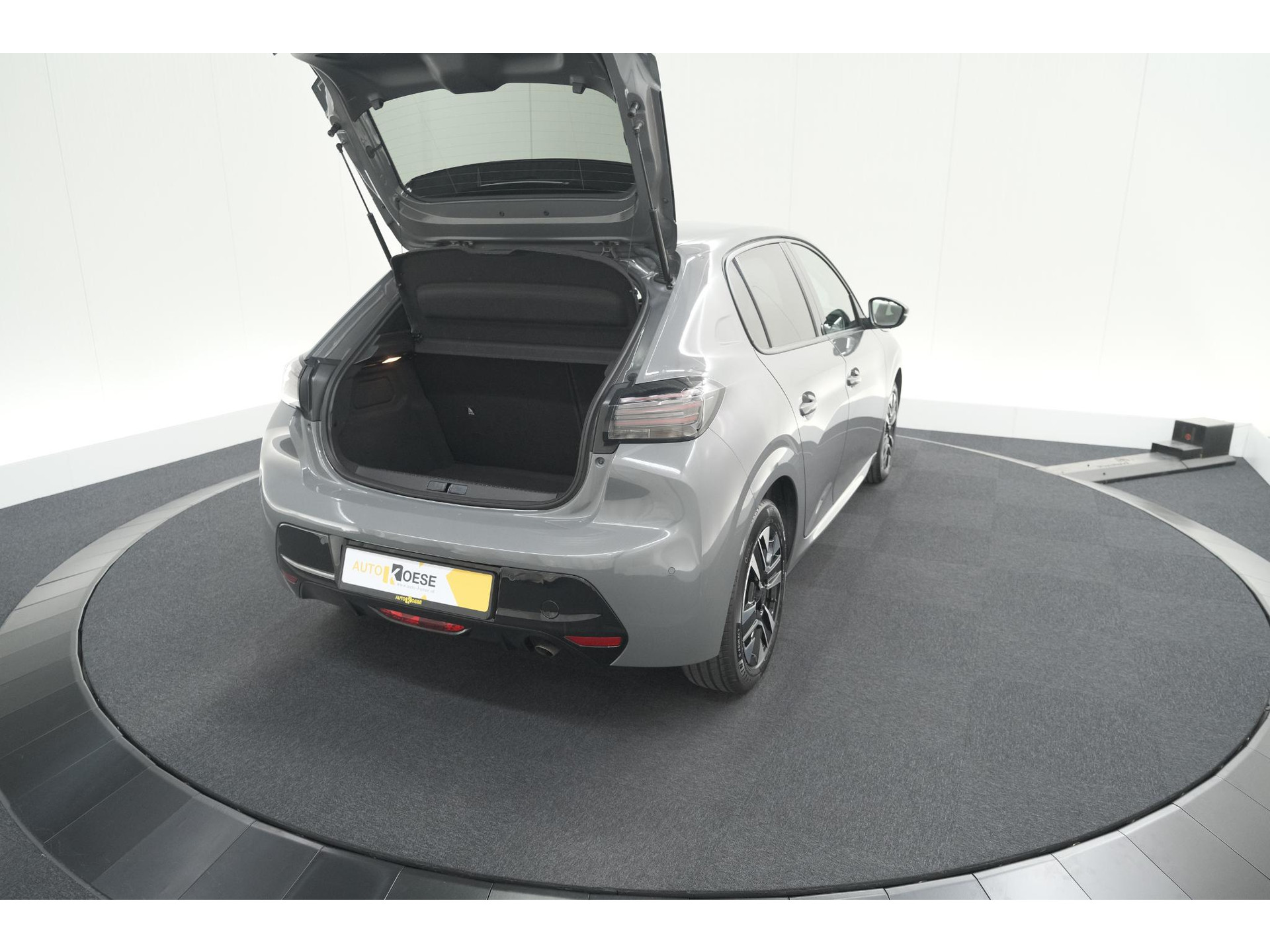 Peugeot 208 PureTech 100 Allure | Gris Selenium | Apple Carplay | Parkeersensoren | Climate Control