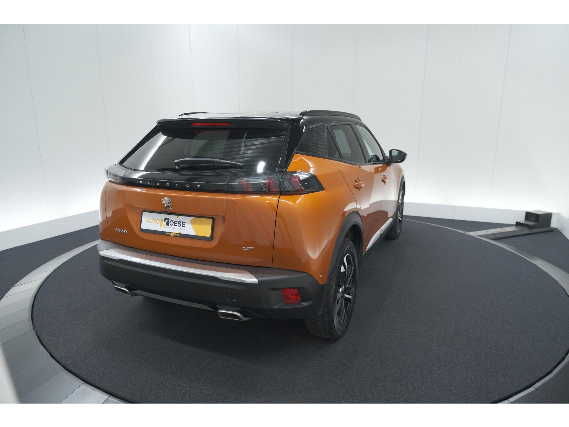 Peugeot 2008 PureTech 130 GT Pack | Leer-pakket | Camera | Dodehoekdetectie | Apple Carplay | Stoelverwarming