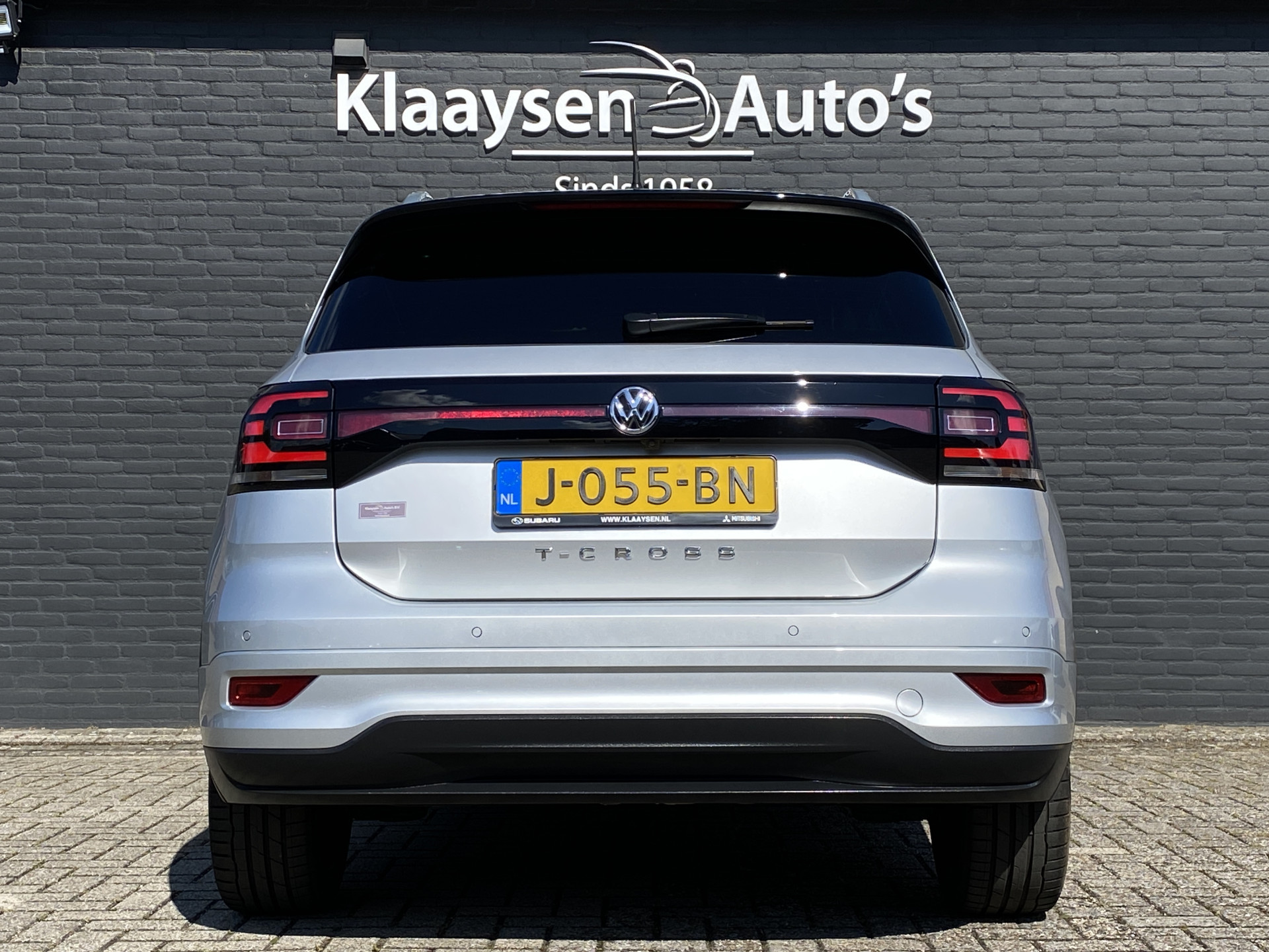 Volkswagen T-Cross 1.0 TSI R Line 116 pk | dealer onderh. | virtual cockpit | navigatie | camera | stoelverwarming | apple carplay | keyless go