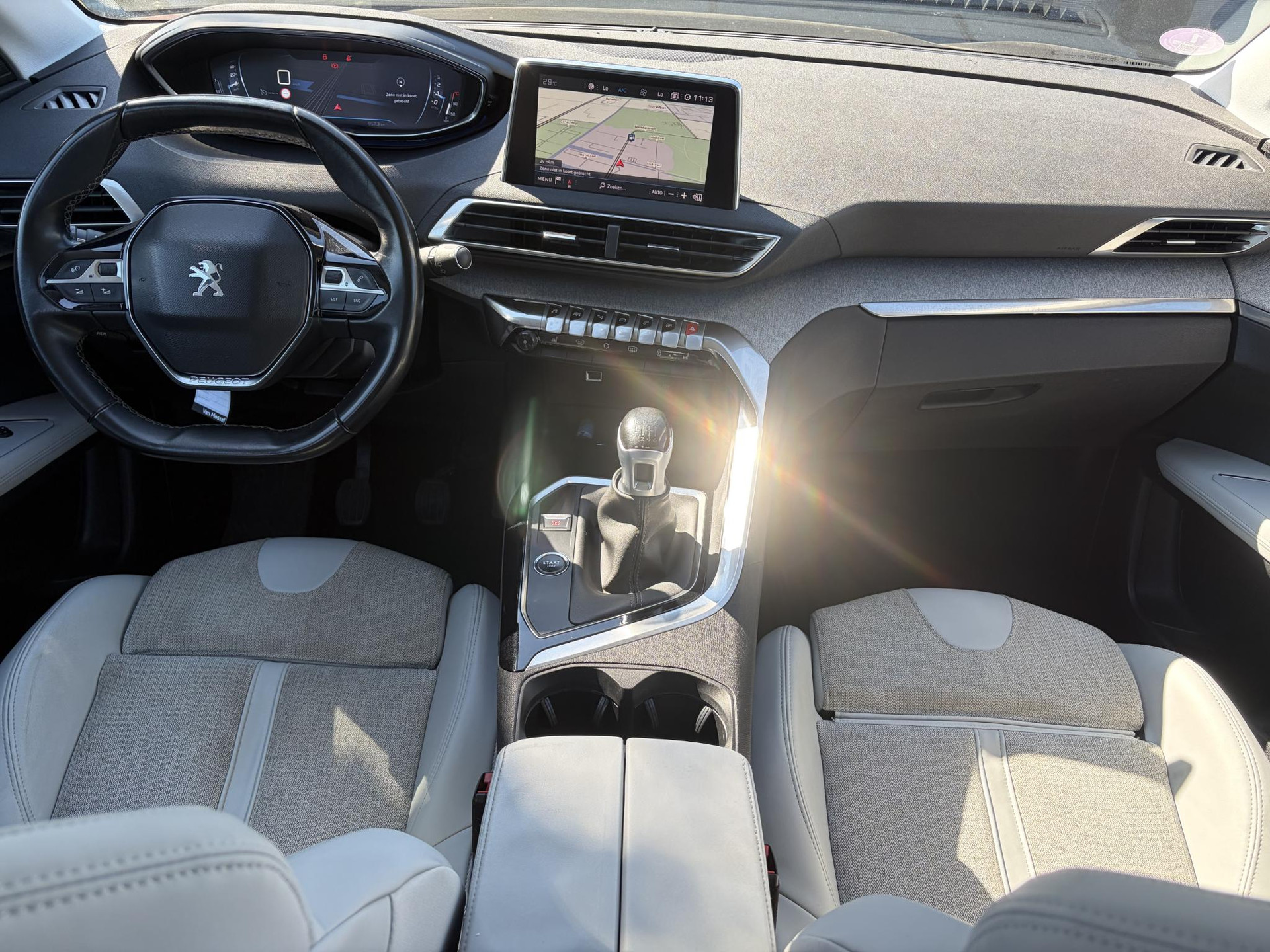 Peugeot 3008 1.2 PureTech Allure 2e Eigenaar l D-riem vv in 2023 l 360° Camera l Carplay l Dealer Onderhouden l Keyless l Stoelverwarming l Dodehoek l 6 Bak l Pdc V+A l 131pk l Bj 12-2017 l 19'' Lmv l Apk tot 12-2026