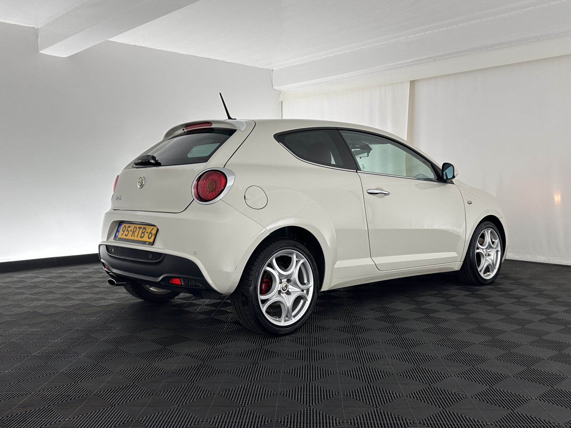 Alfa Romeo MiTo 1.3 JTDm ECO Limited Edition *LUXURY-LEATHER | NAVI-FULLMAP | SPORT-SEATS | ECC | PDC | CRUISE | CARBON-INLAY | 17''ALU*