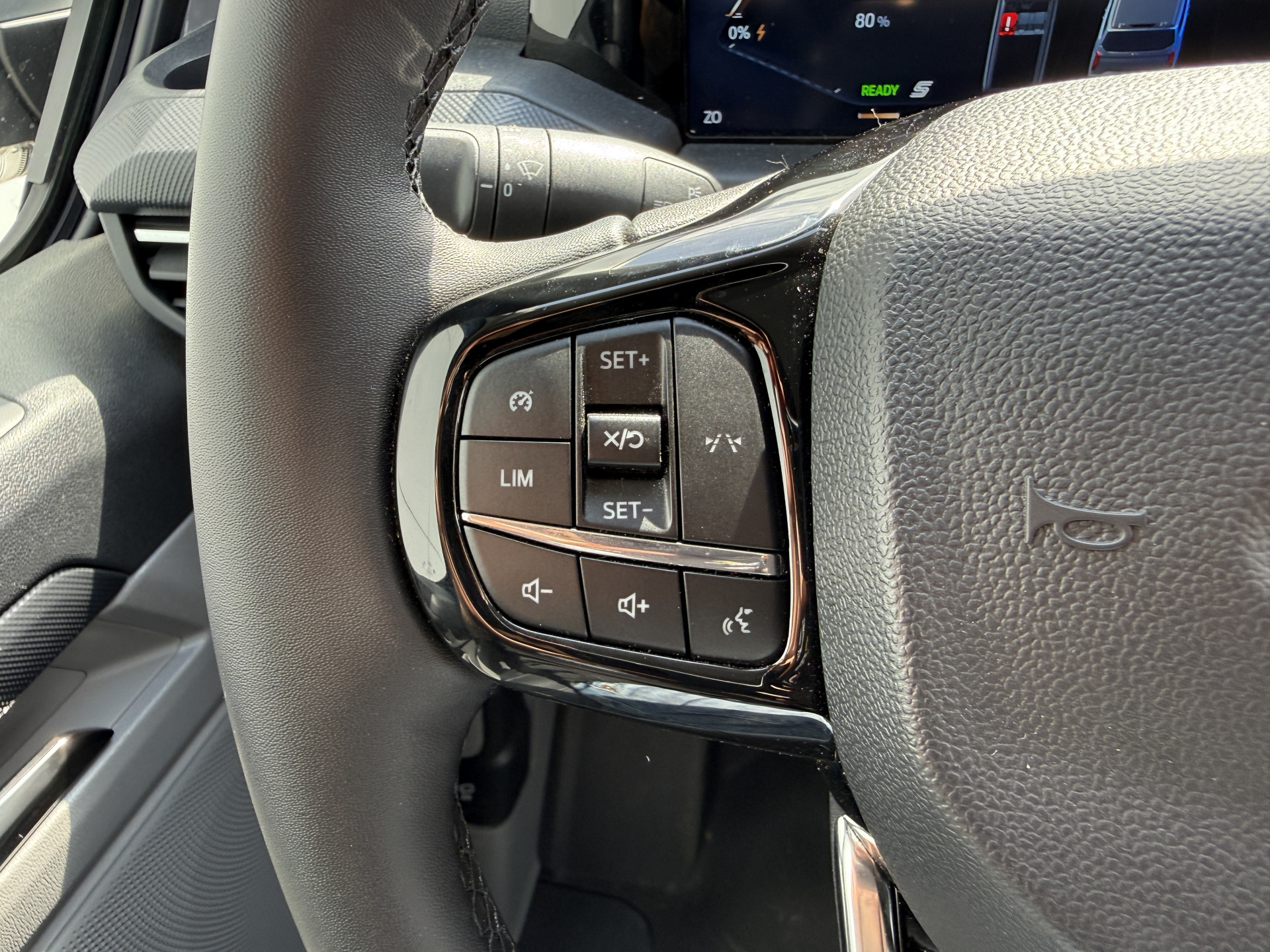Ford e-Transit Custom 65 kWh 218PK Elektrisch 344km WLTP 2300kg Trekvermogen BEV Snelladen Stoelverwarming LED Cruise Control Camera Carplay Parkeersensoren v+a