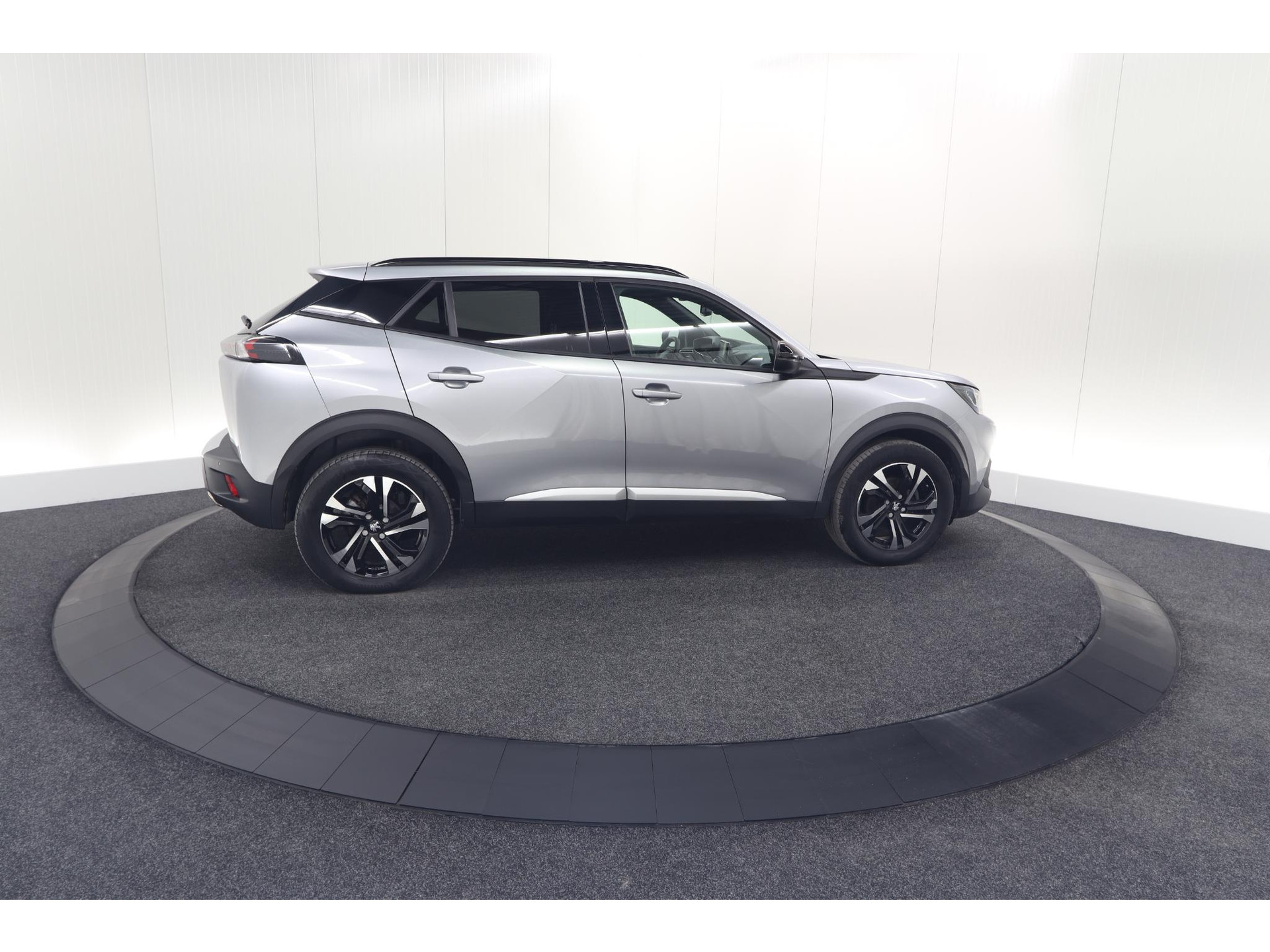 Peugeot 2008 PureTech 130 Allure Pack | Camera | Adaptieve Cruise Control | Apple Carplay | Stoelverwarming