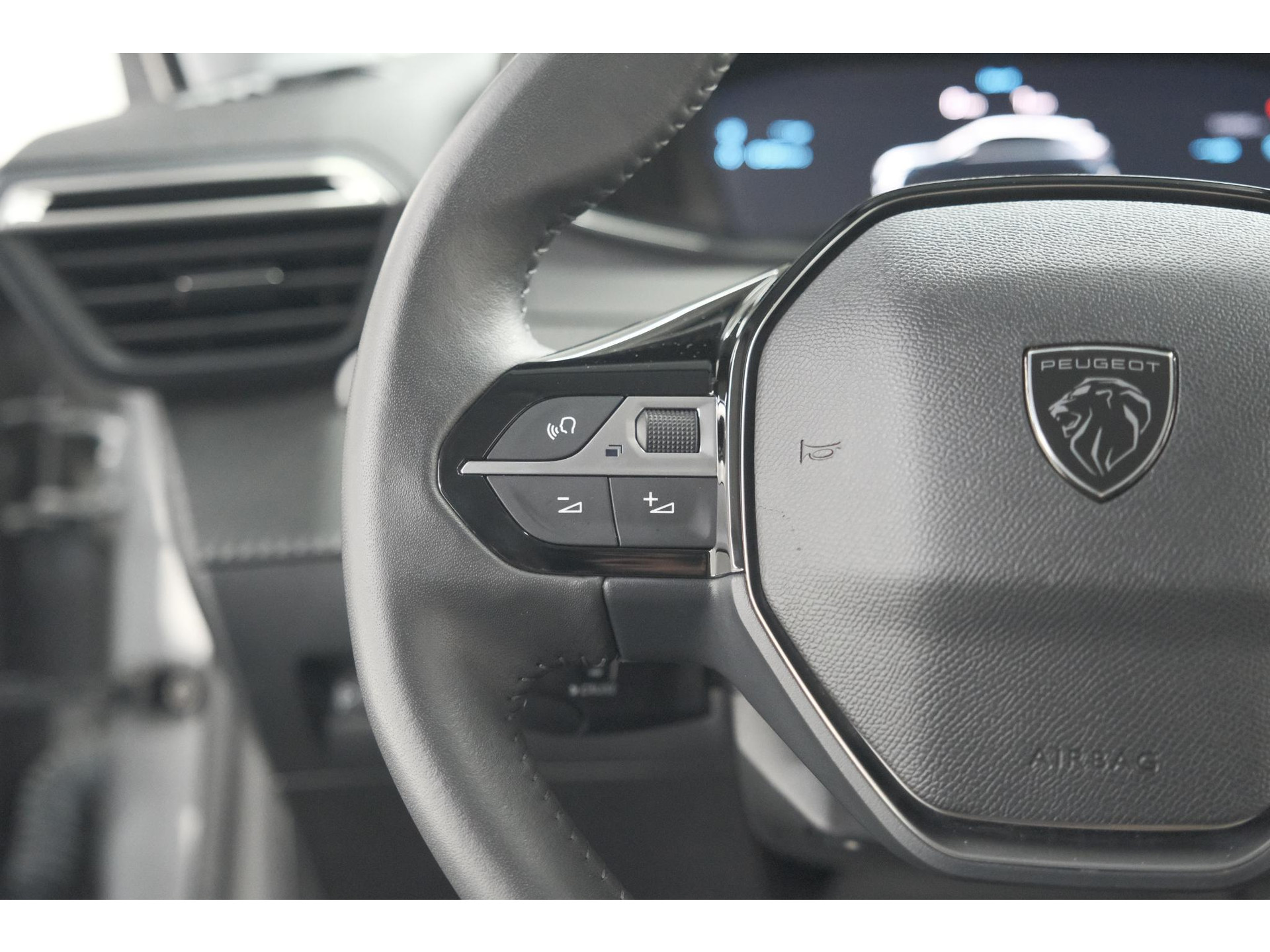 Peugeot 208 PureTech 100 Allure | Apple Carplay | Parkeersensoren | Climate Control