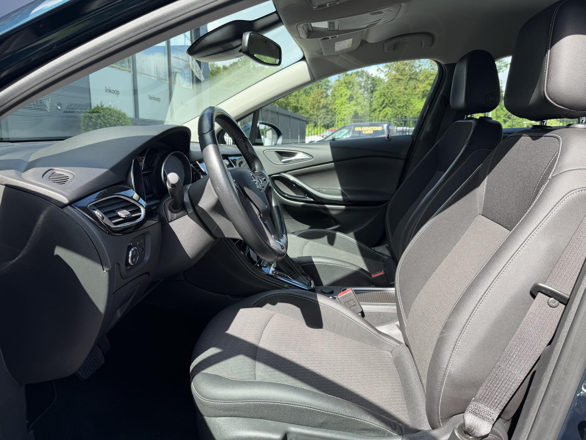 Opel Astra Sports Tourer 1.4 Innovation 2e Eigenaar,Apple Carplay/Android Auto,150pk,Halfleder,Trekhaak,Keyless,Clima,Cruise,Lm velgen,Pdc V+A,N.A.P,Dealer Onderhouden,Rijstrooksensor,Apk tot 03-2027