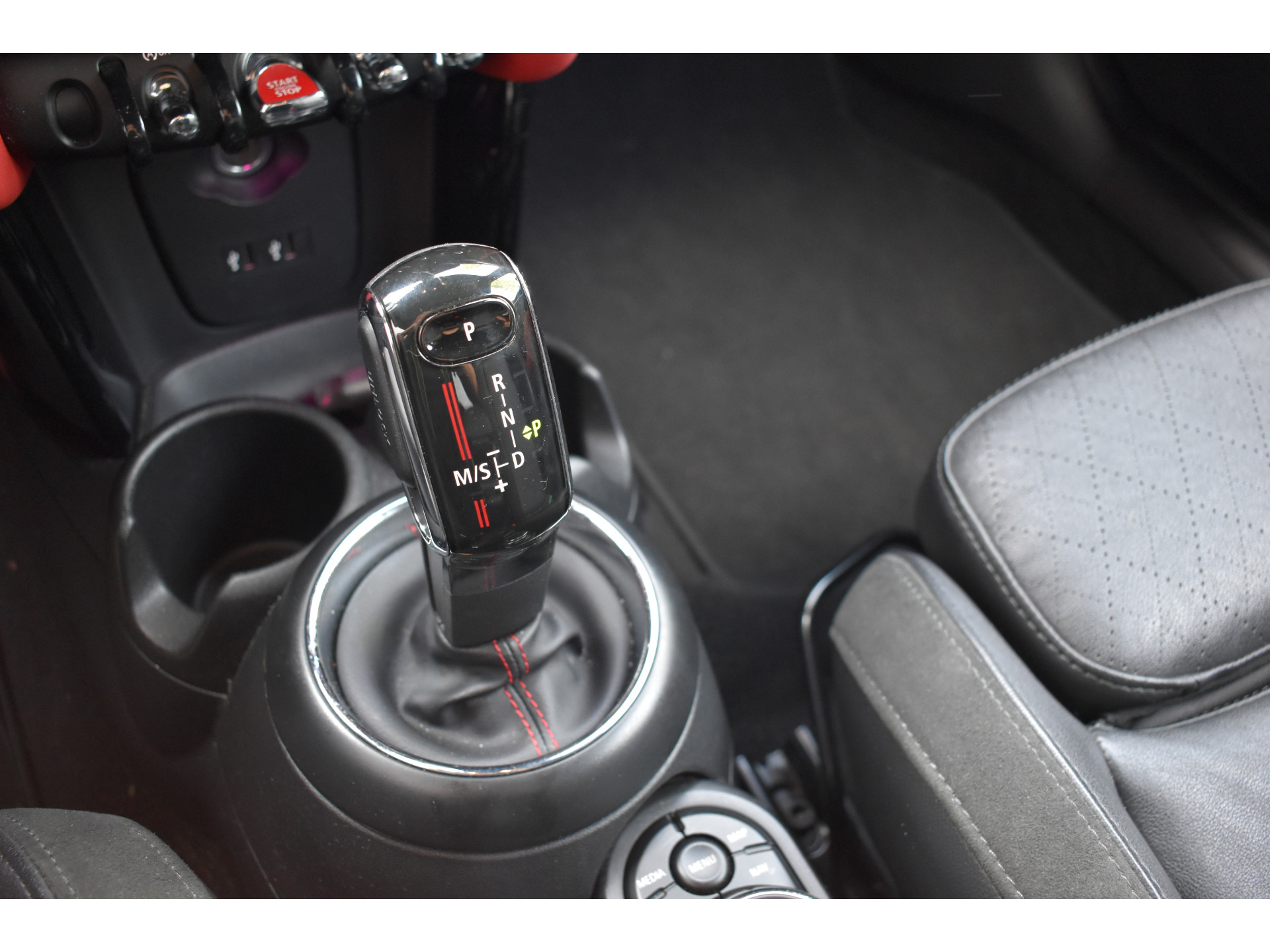MINI 3-Deurs 2.0 John Cooper Works Chili 232pk Leer Navi Automaat