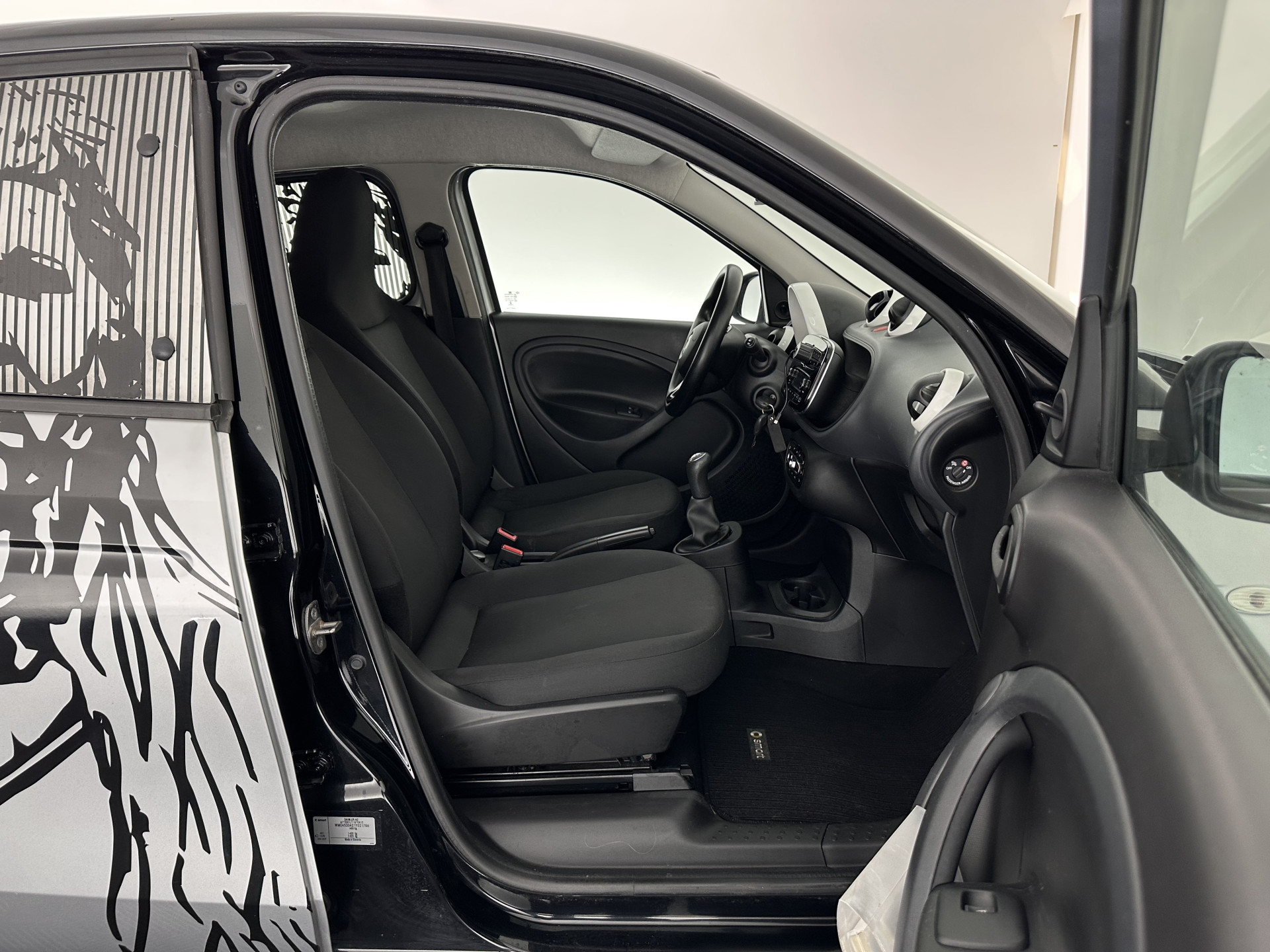 Smart forfour 1.0 Essential Edition *AIRCO | CRUISE | COMFORTSEATS | RADIO-MP3*